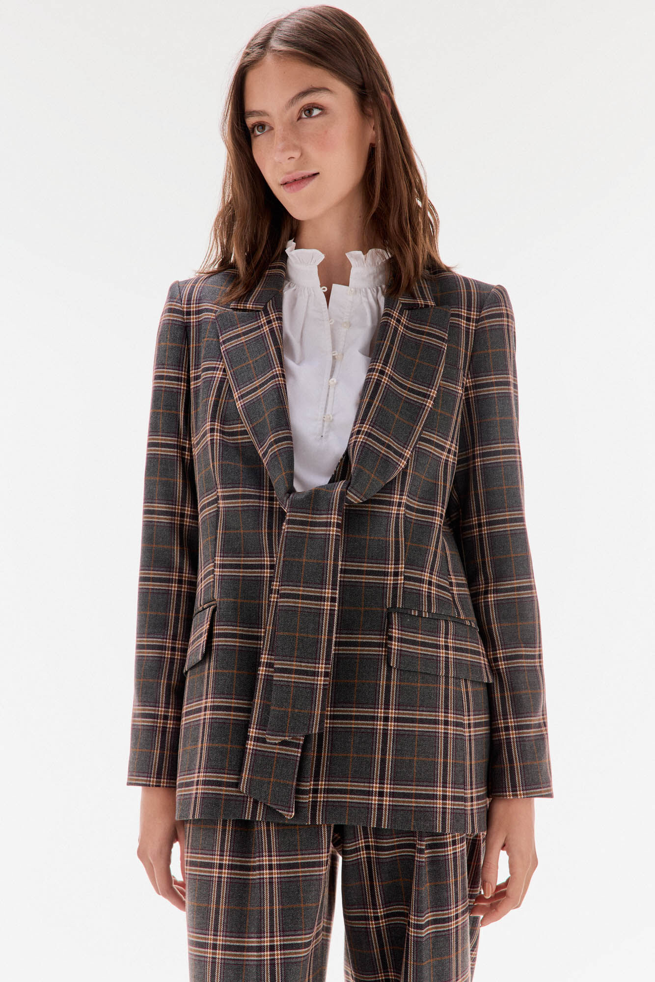 TFP by Tamara Falc&oacute; Blazer aos quadrados