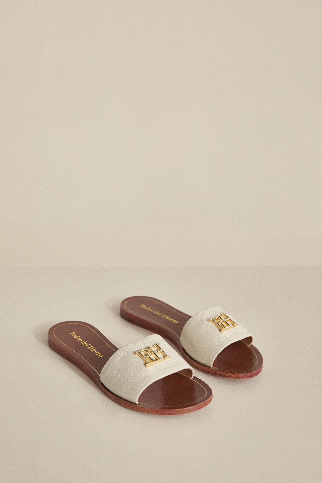 flat leather flip flops