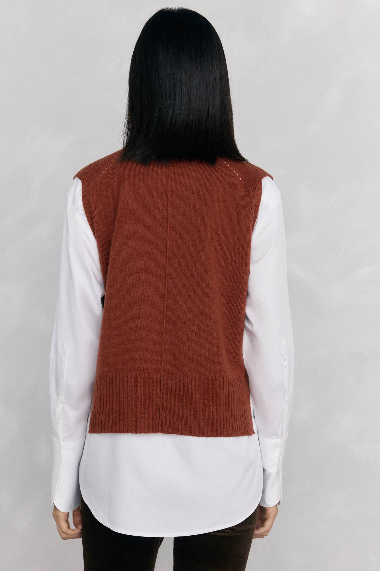 Pedro del Hierro Chaleco de punto lana calados Marr&oacute;n