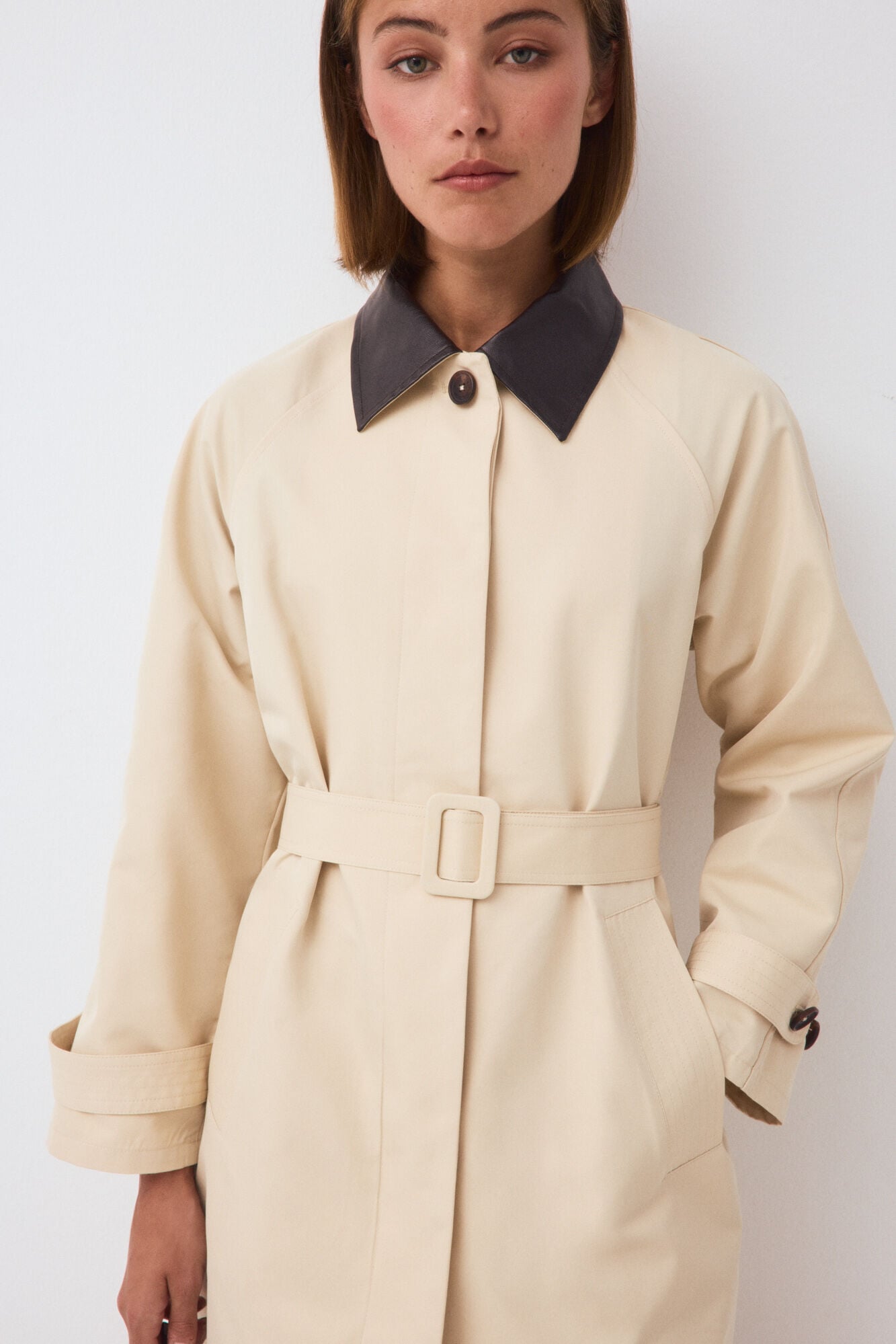 Pedro del Hierro Long trench coat with contrast collar Beige
