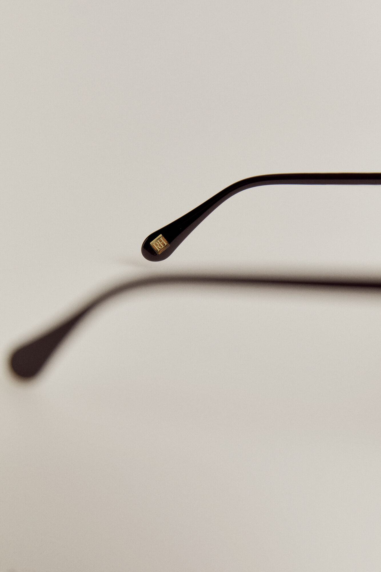 Pedro del Hierro Two-tone tortoiseshell cat-eye sunglasses Black