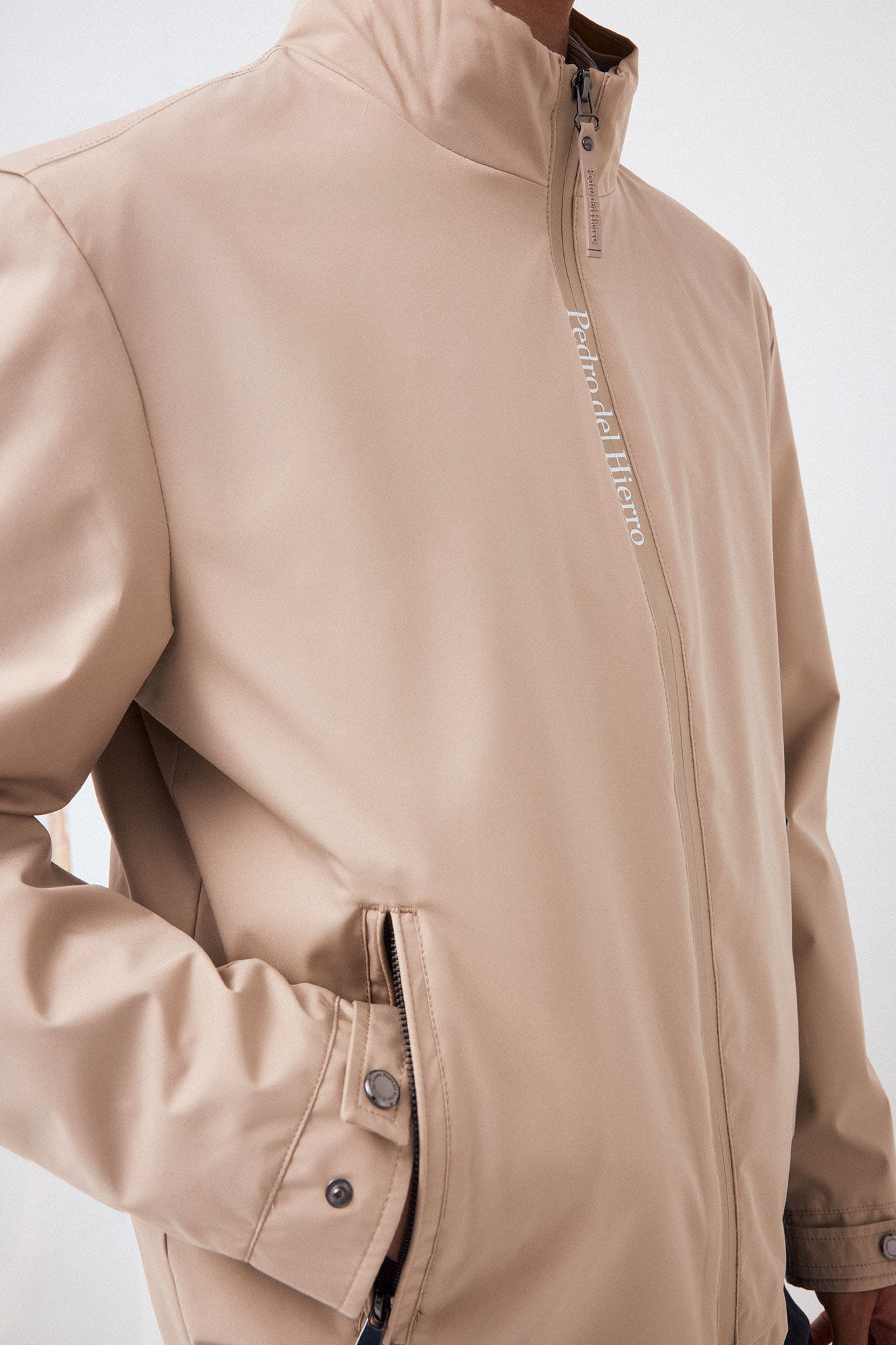 Pedro del Hierro Blus&atilde;o t&eacute;cnico leve Beige