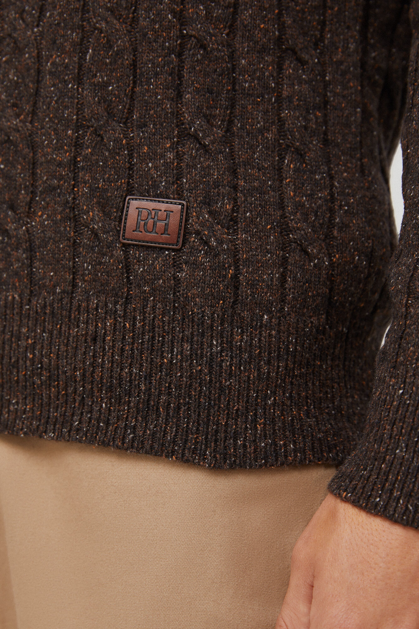 Pedro del Hierro Jersey cuello alto Marr&oacute;n