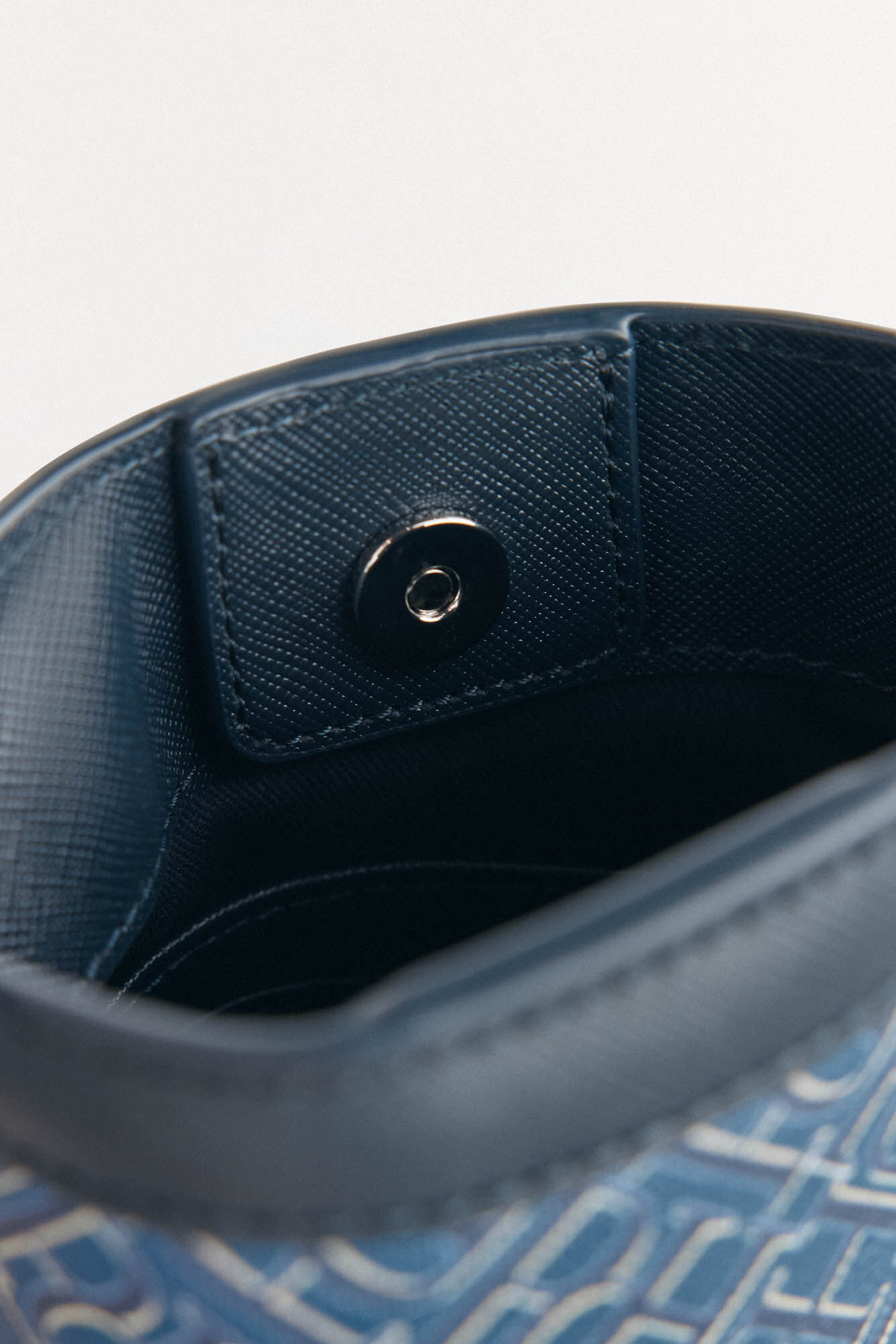 Pedro del Hierro Mobile bag with adjustable handle Blue