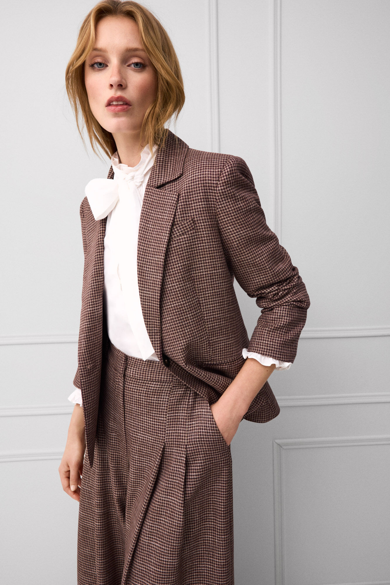 TFP by Tamara Falc&oacute; Blazer aos quadrados