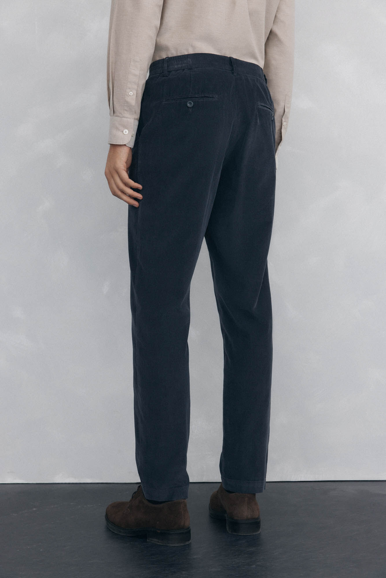 Pedro del Hierro Pantal&oacute;n chino pana ligera regular fit Gris