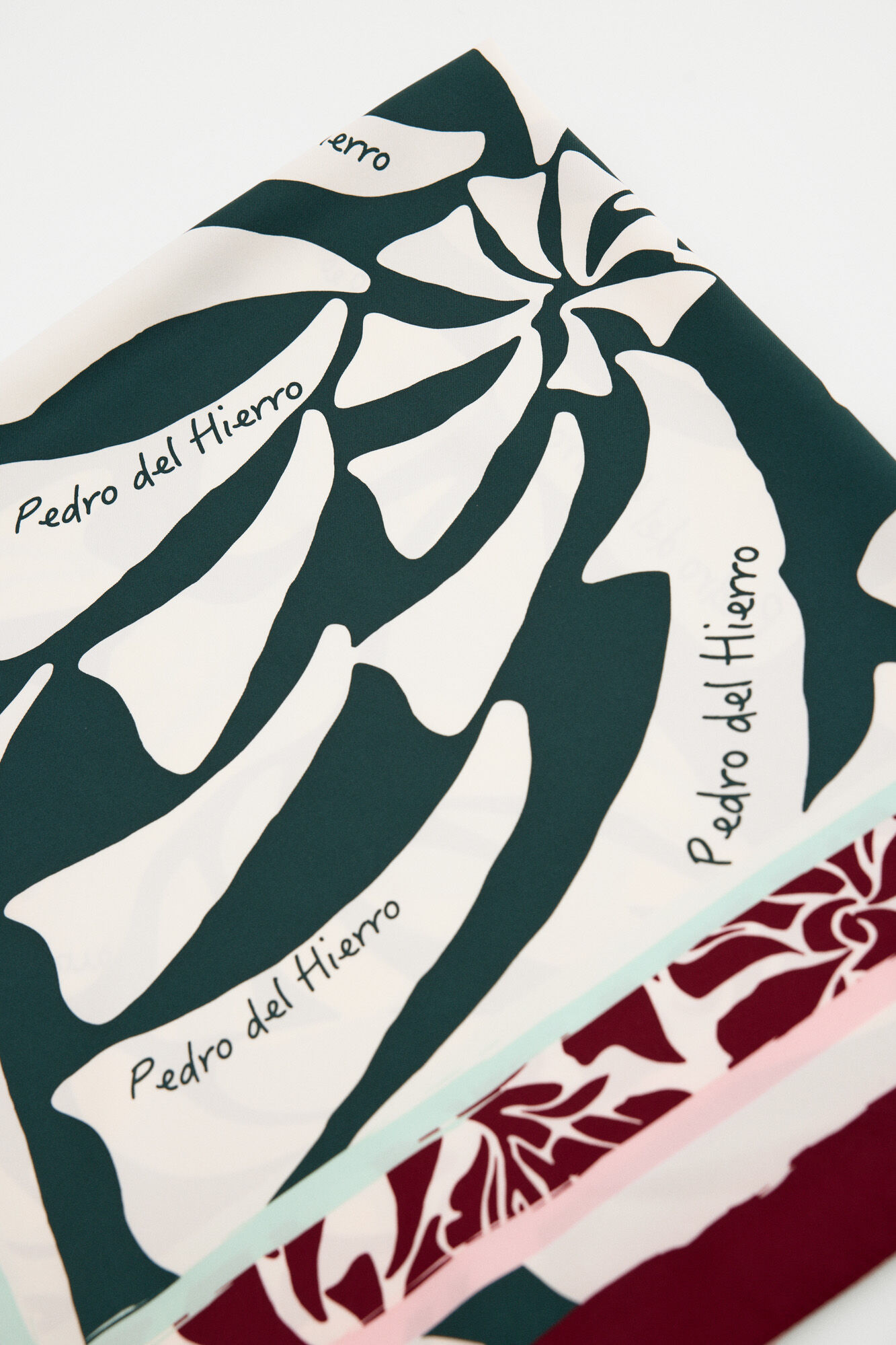 Pedro del Hierro Len&ccedil;o estampado Rosa