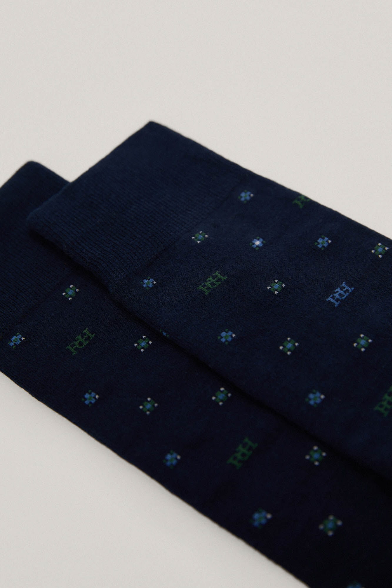 Pedro del Hierro Calcet&iacute;n dibujo logo Azul