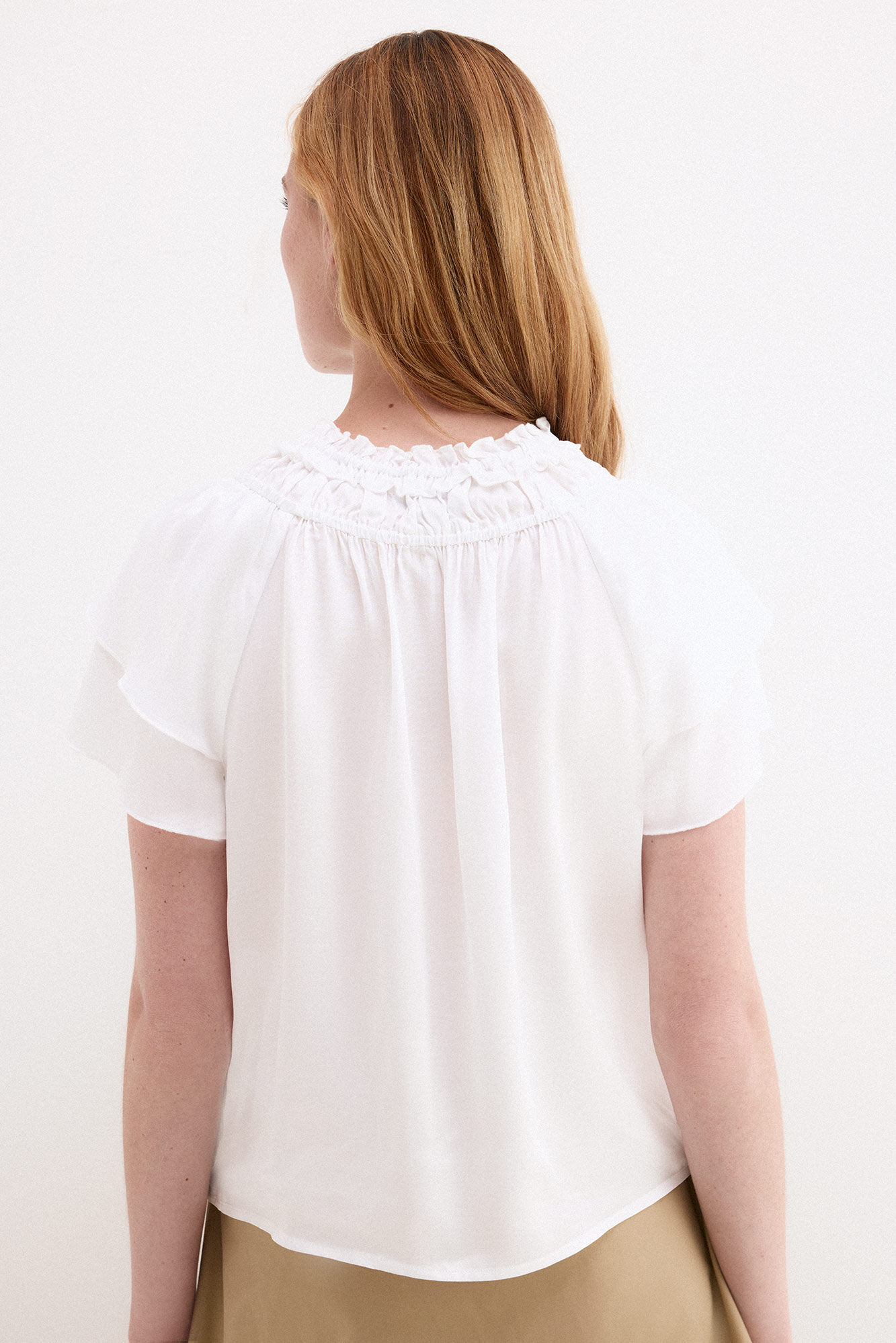 Pedro del Hierro Blusa sat&eacute;n lisa manga volantes Crudo