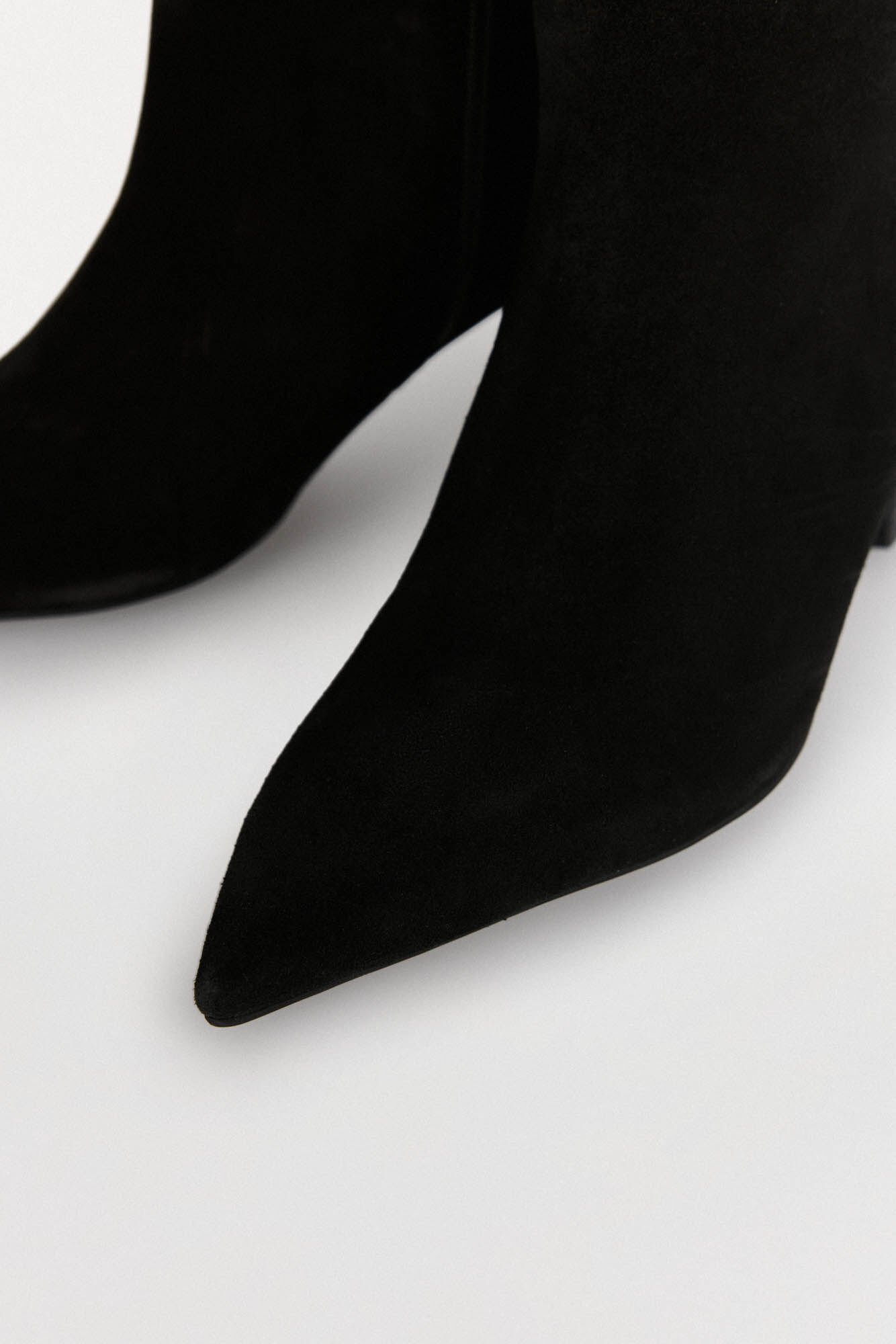 Pedro del Hierro Suede kitten heel split leather Black