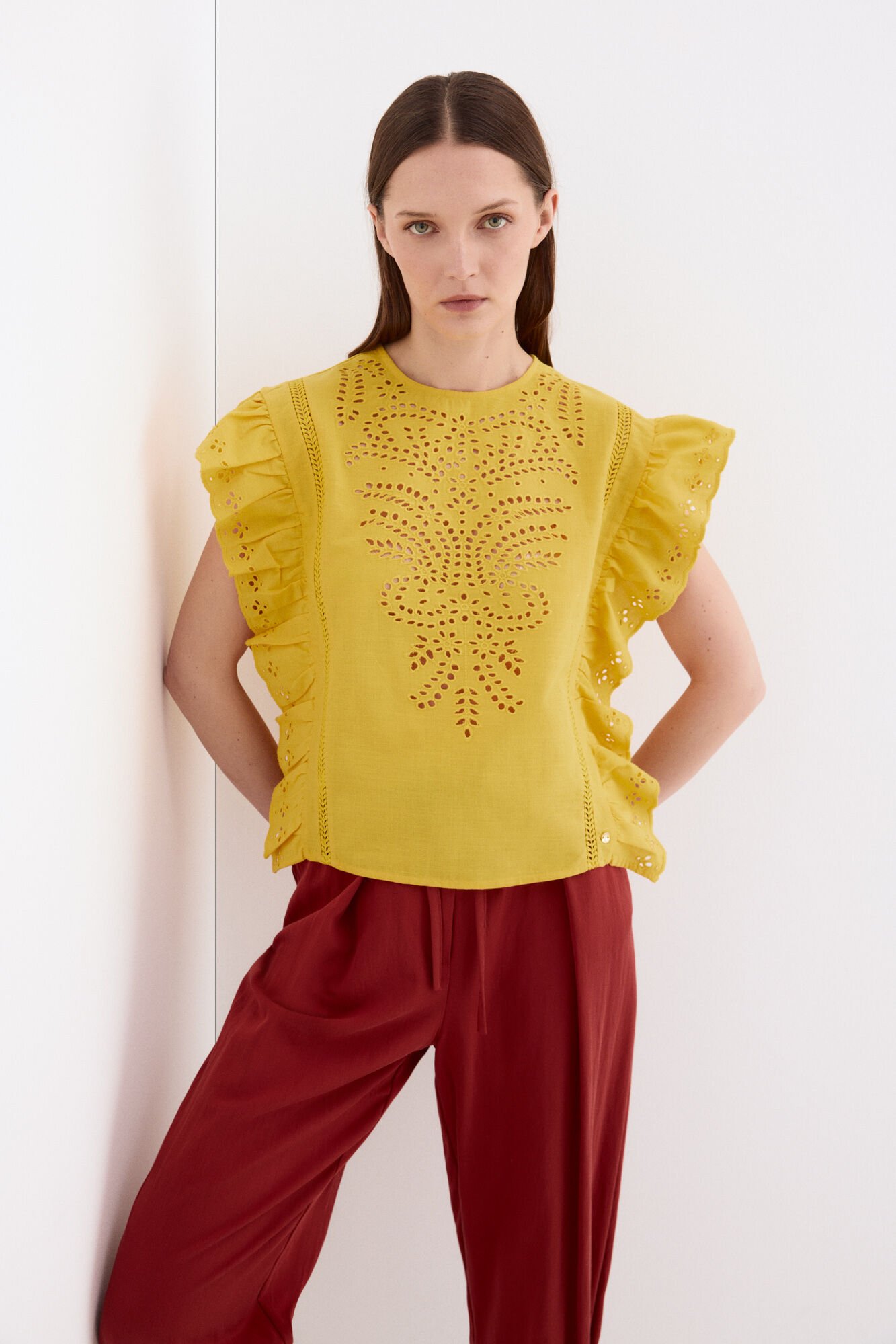Pedro del Hierro Gold sleeveless T-shirt