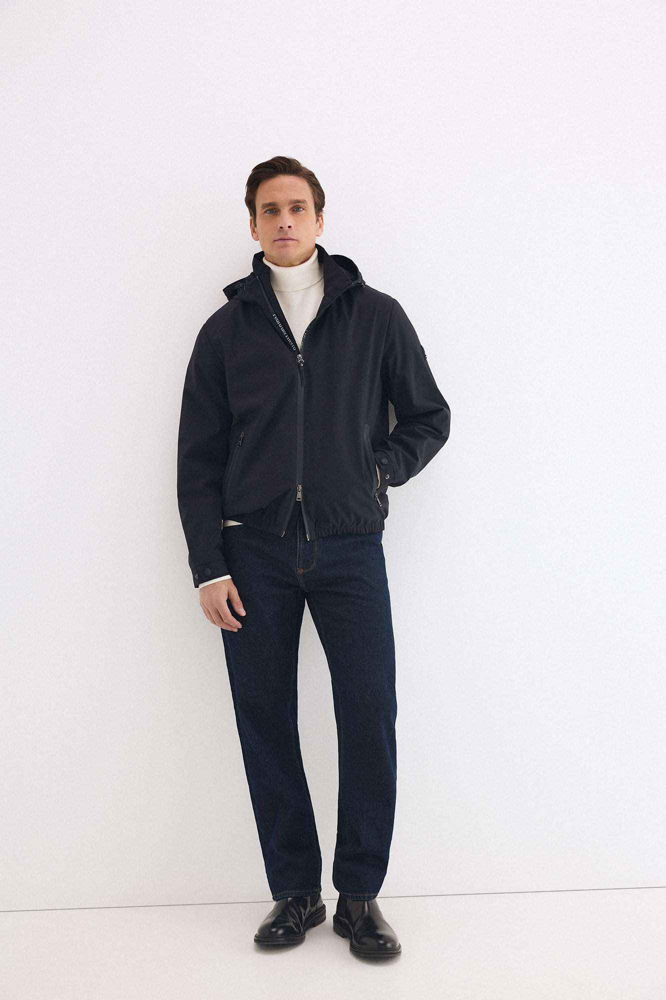 Pedro del Hierro Technical lightweight hooded jacket