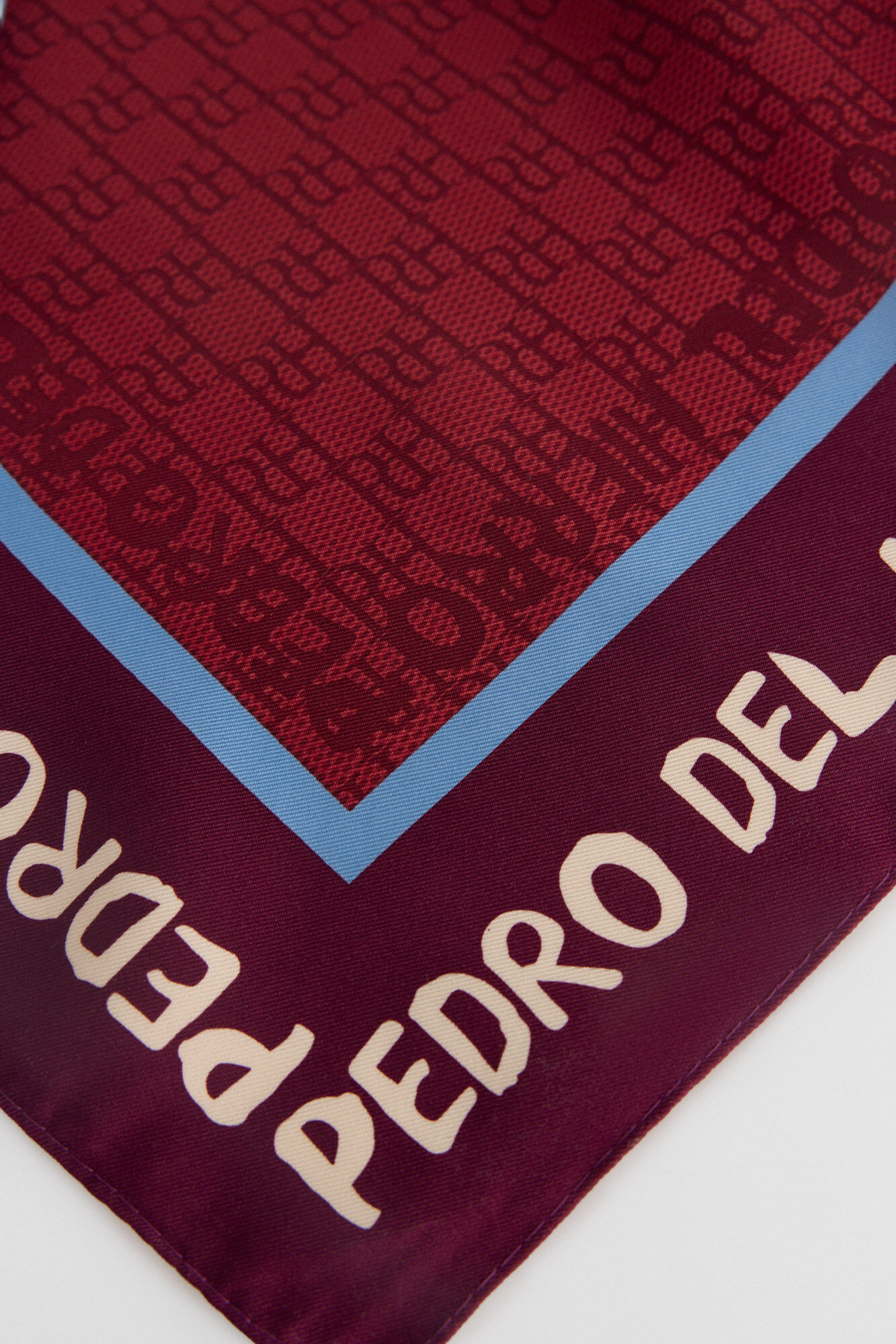 Pedro del Hierro Logo shawl Red