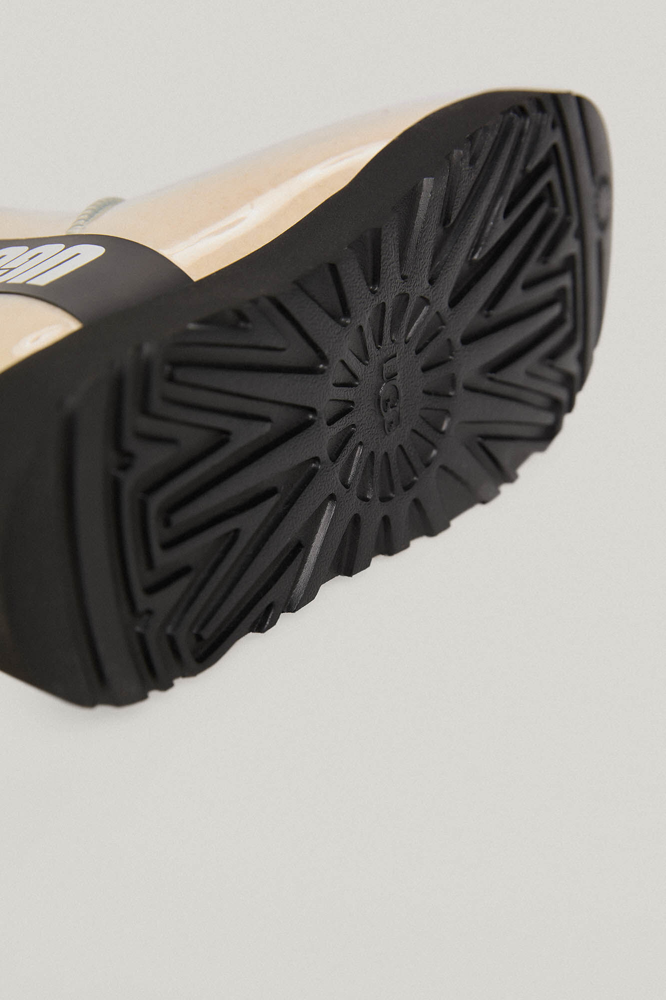 Ugg Classic Clear Mini&reg; Crudo