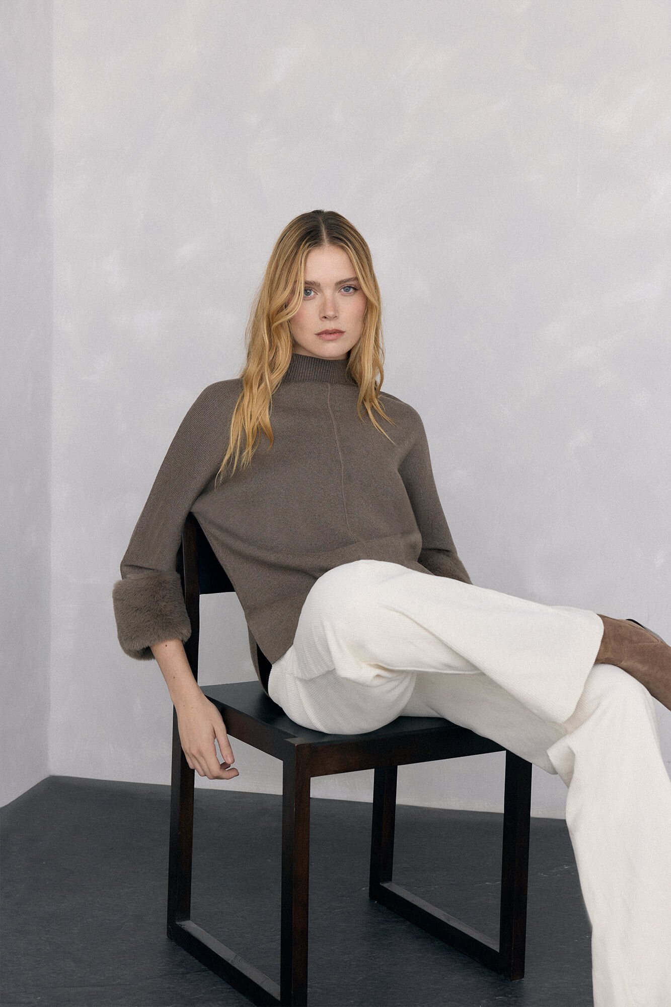 Pedro del Hierro Perkins neck poncho