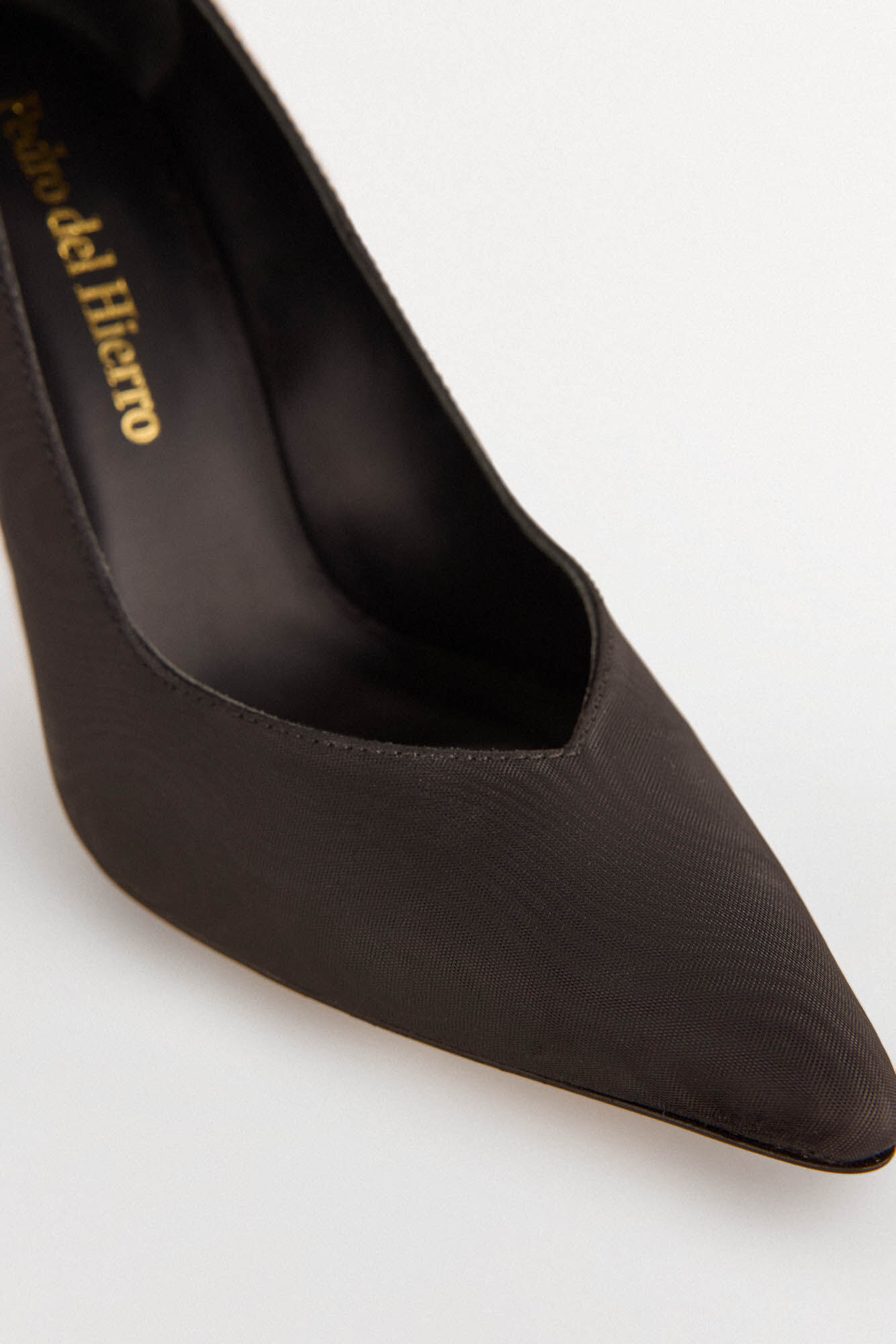 Pedro del Hierro Court shoe with heel Black