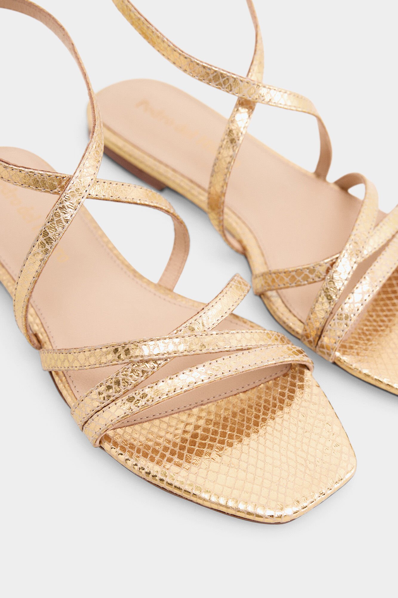Pedro del Hierro Gold sandal
