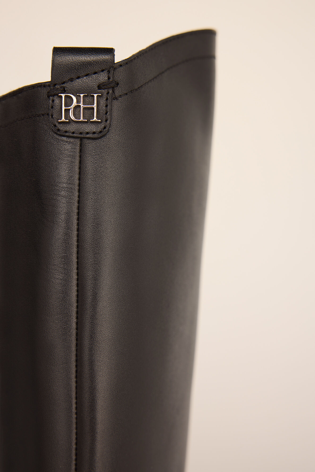 Pedro del Hierro Bota h&iacute;pica con detalle met&aacute;lico Negro