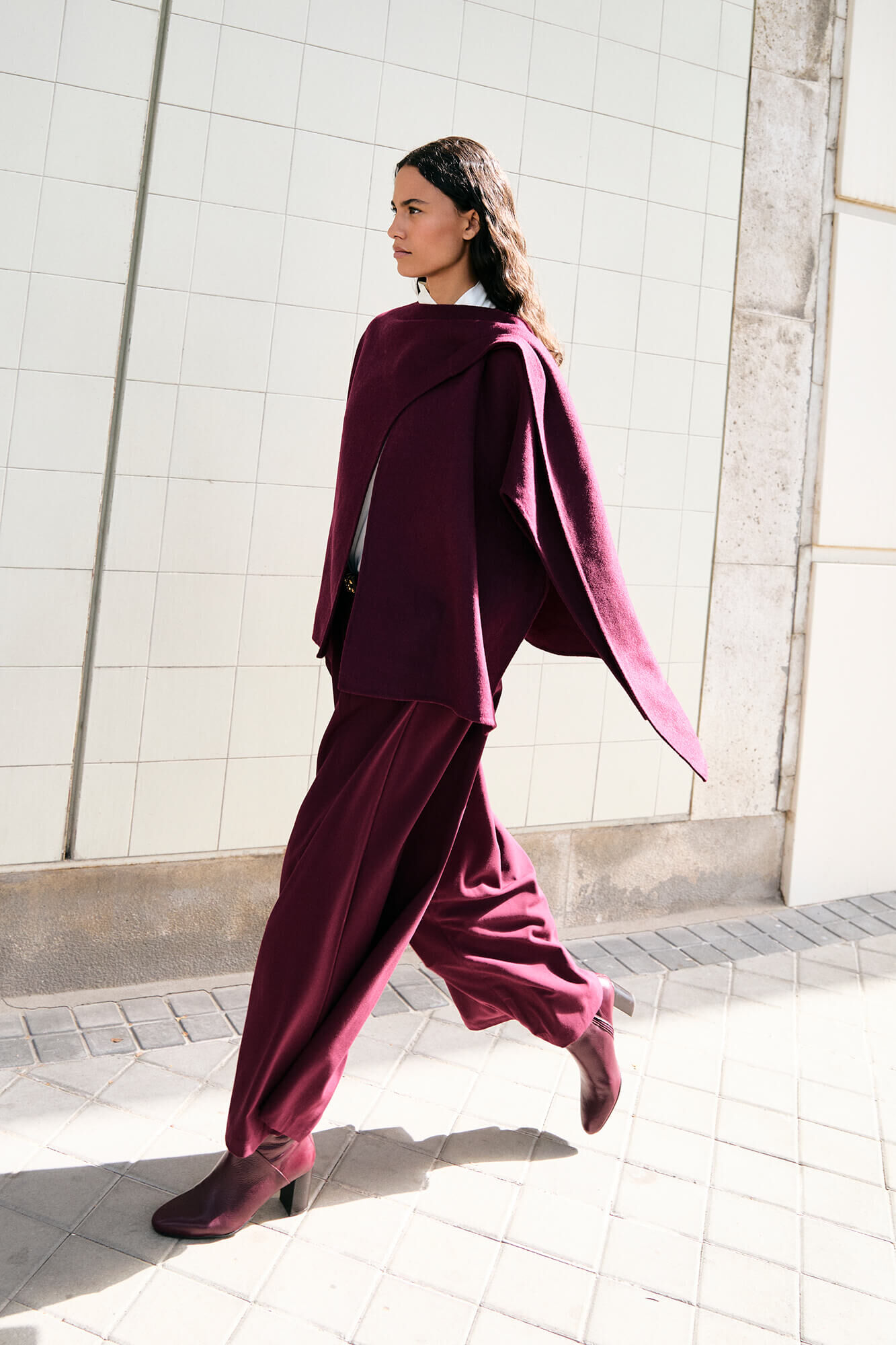 Pedro del Hierro Capa de l&atilde; perfurada dupla face