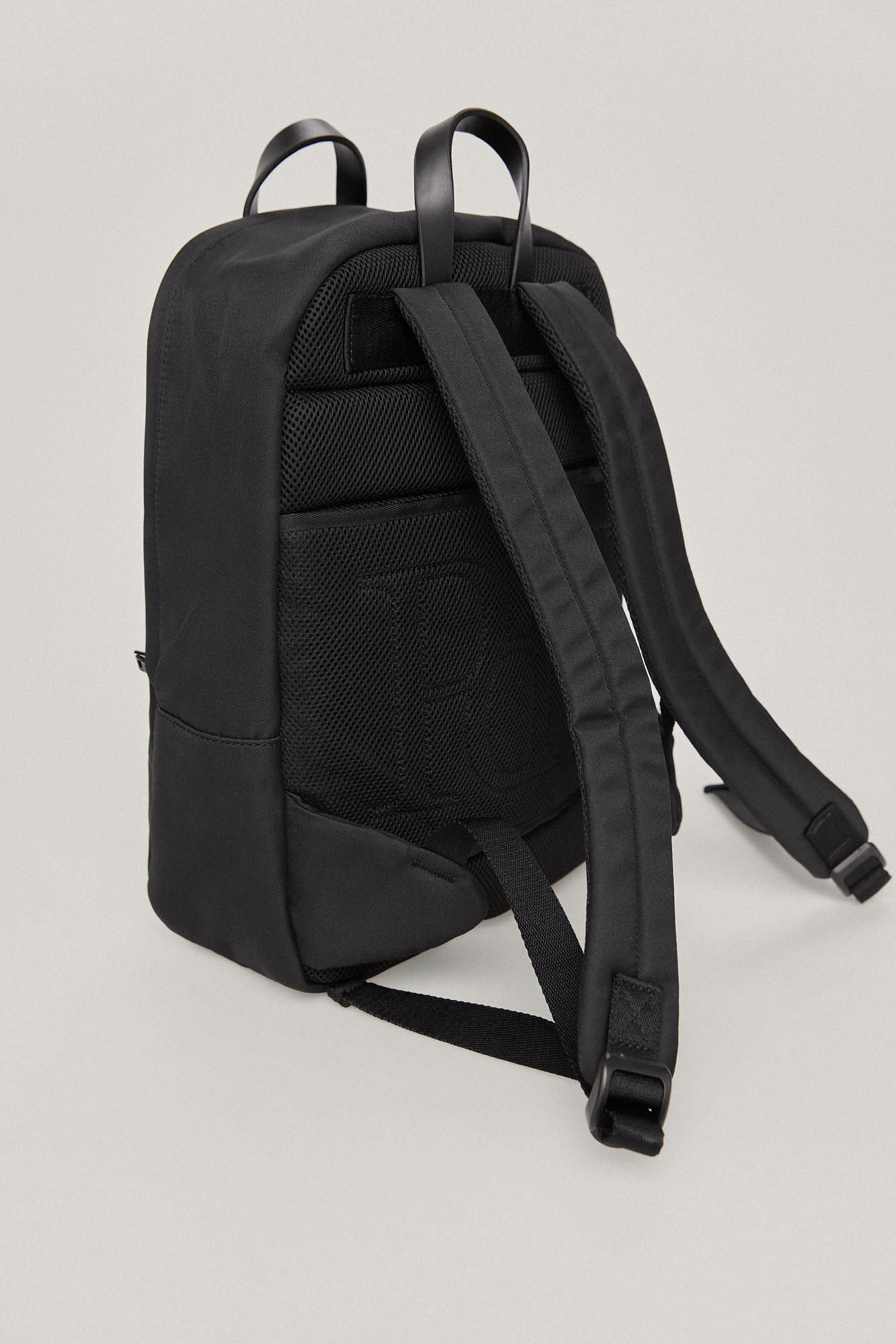 Pedro del Hierro Mochila tejido lisa Negro