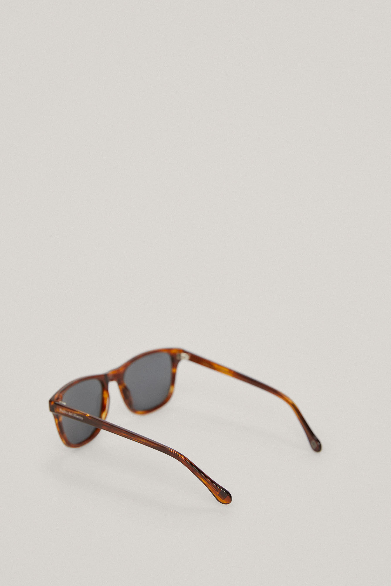 Pedro del Hierro Gafas sol hombre big square Marr&oacute;n