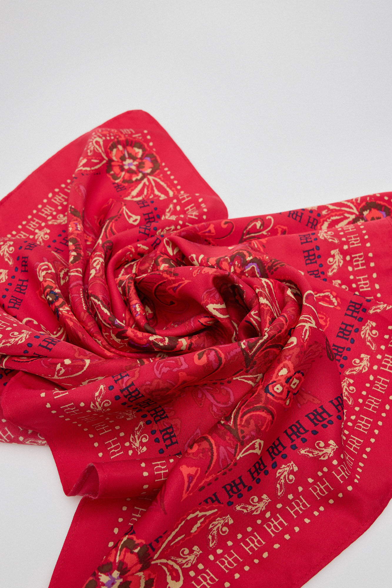 Pedro del Hierro Pa&ntilde;uelo bandana con estampado floral Varios