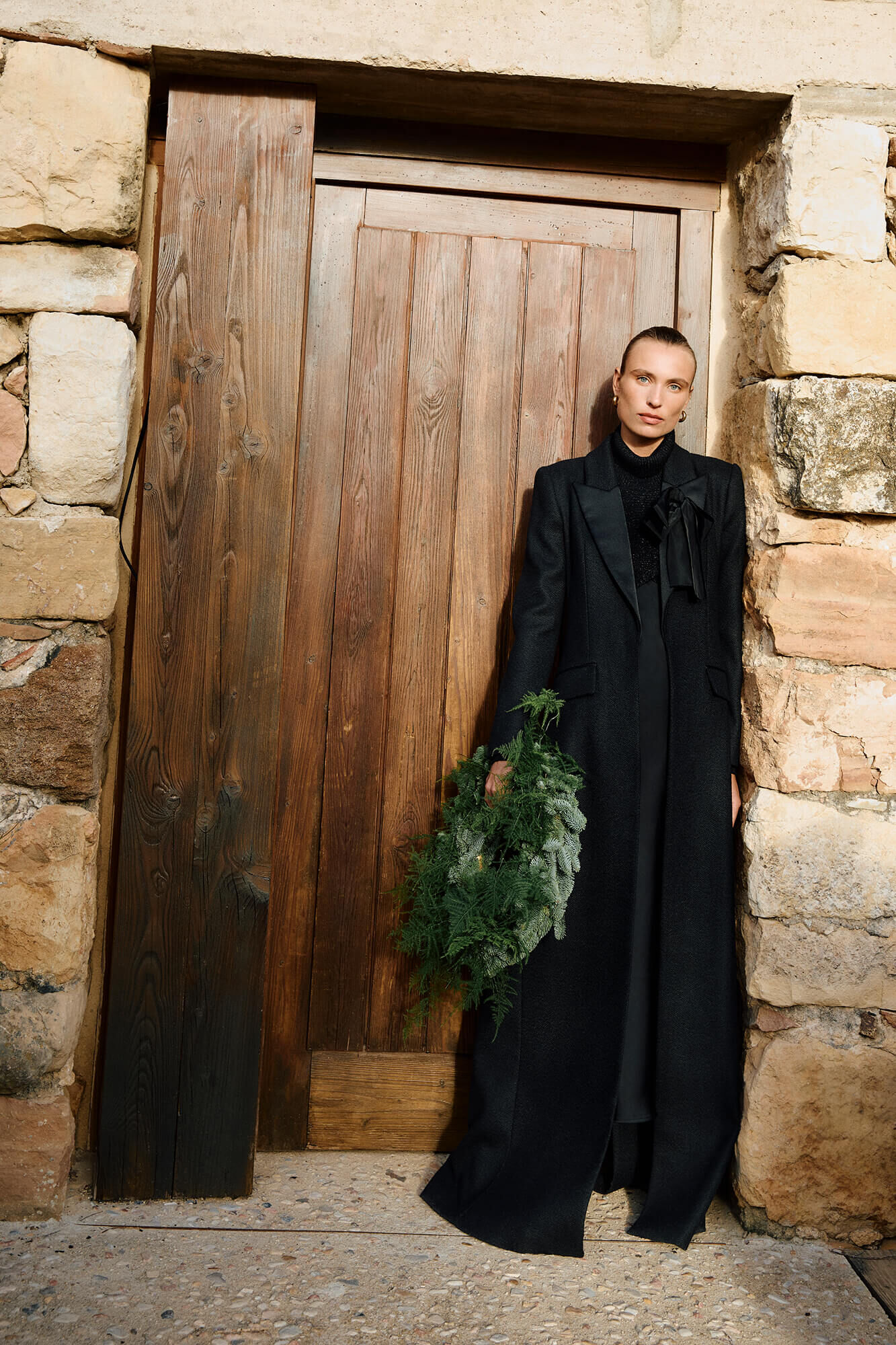 Pedro del Hierro Abrigo negro contraste