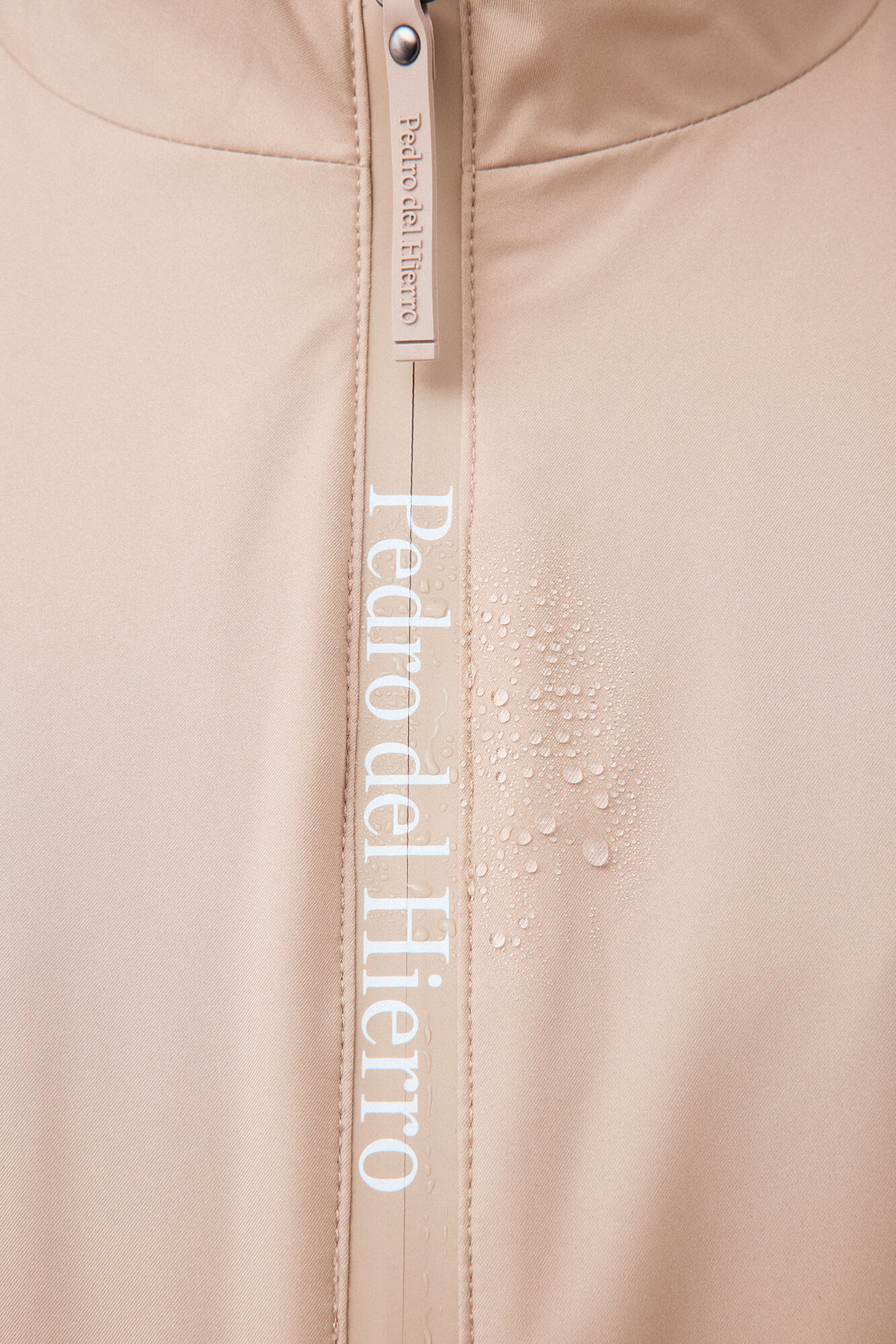 Pedro del Hierro Blus&atilde;o t&eacute;cnico leve Beige