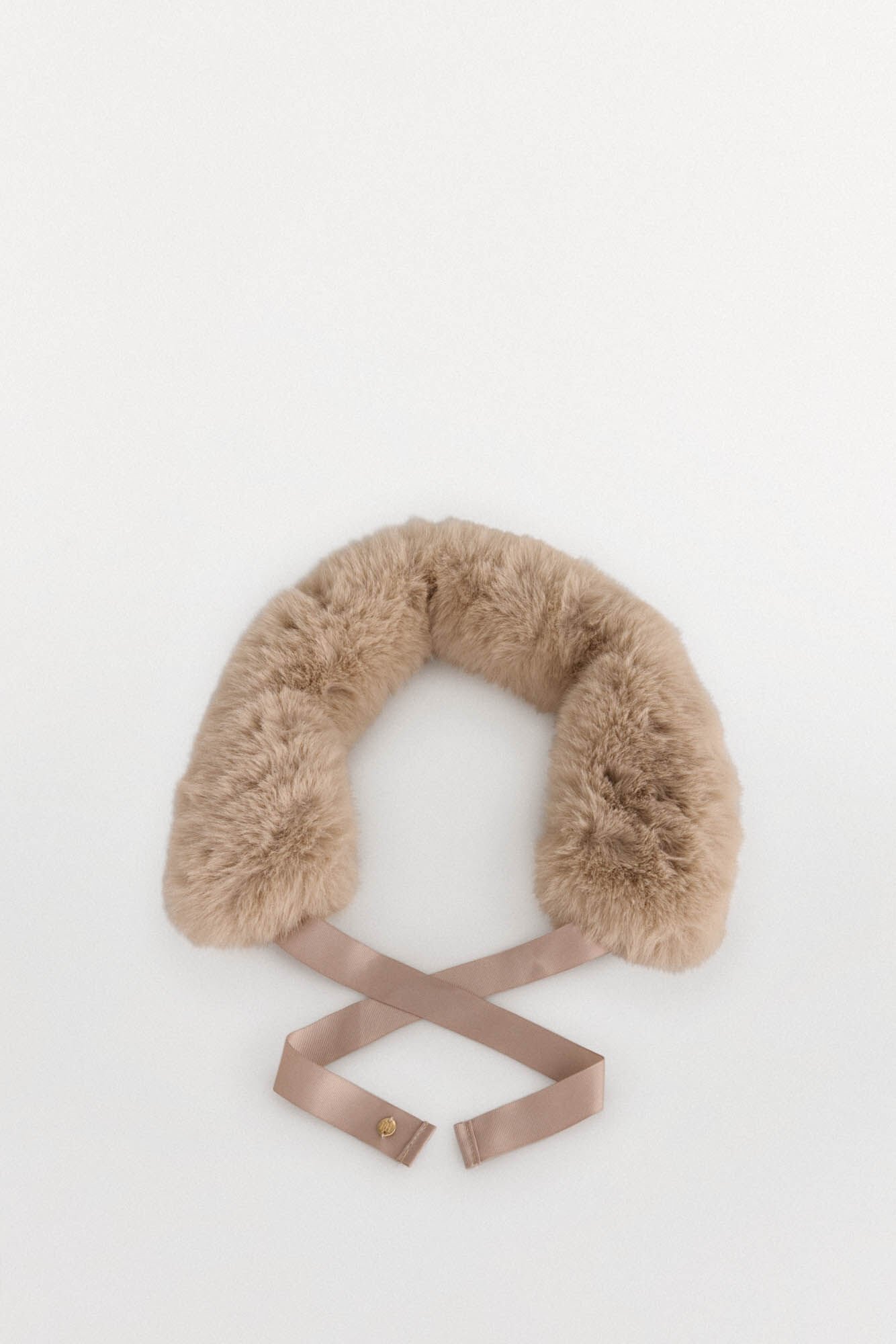 Pedro del Hierro Bow stole