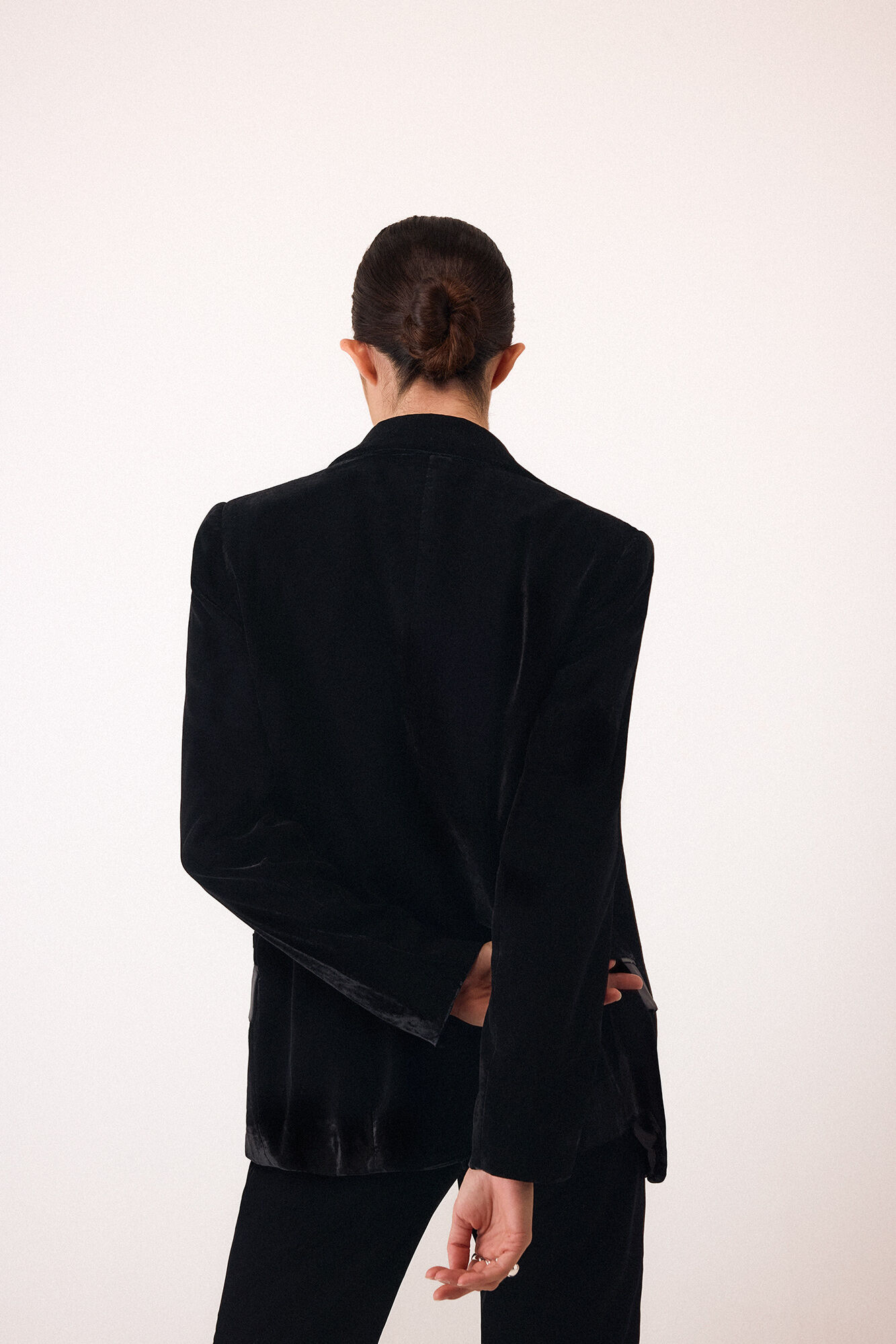 Pedro del Hierro Blazer de terciopelo y sat&eacute;n Negro