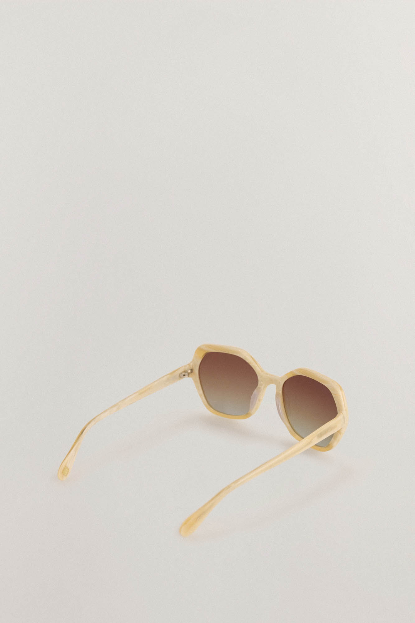 Pedro del Hierro Gafas de Sol Hexagonales Beige