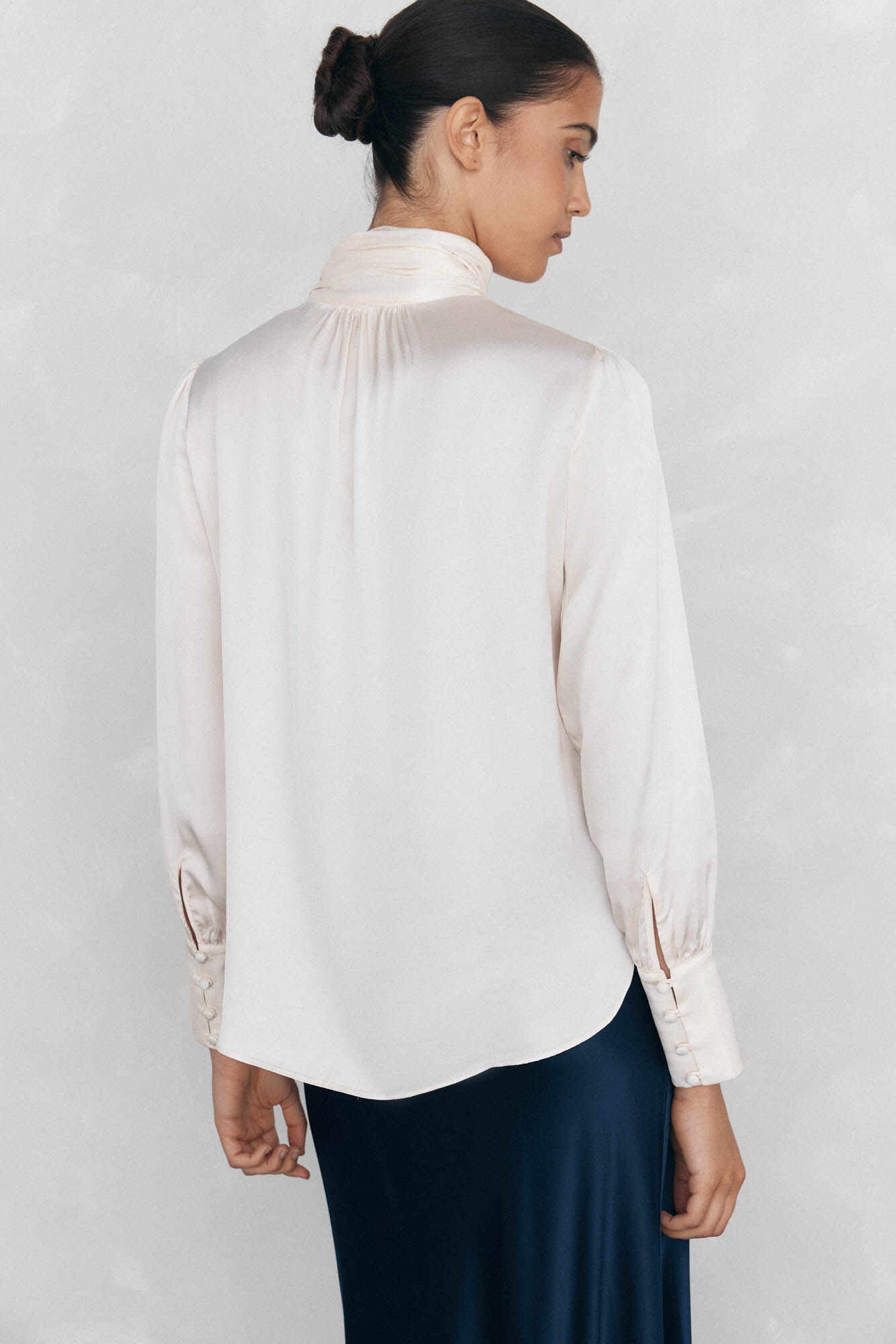 Pedro del Hierro Blusa sat&eacute;n lazo Beige