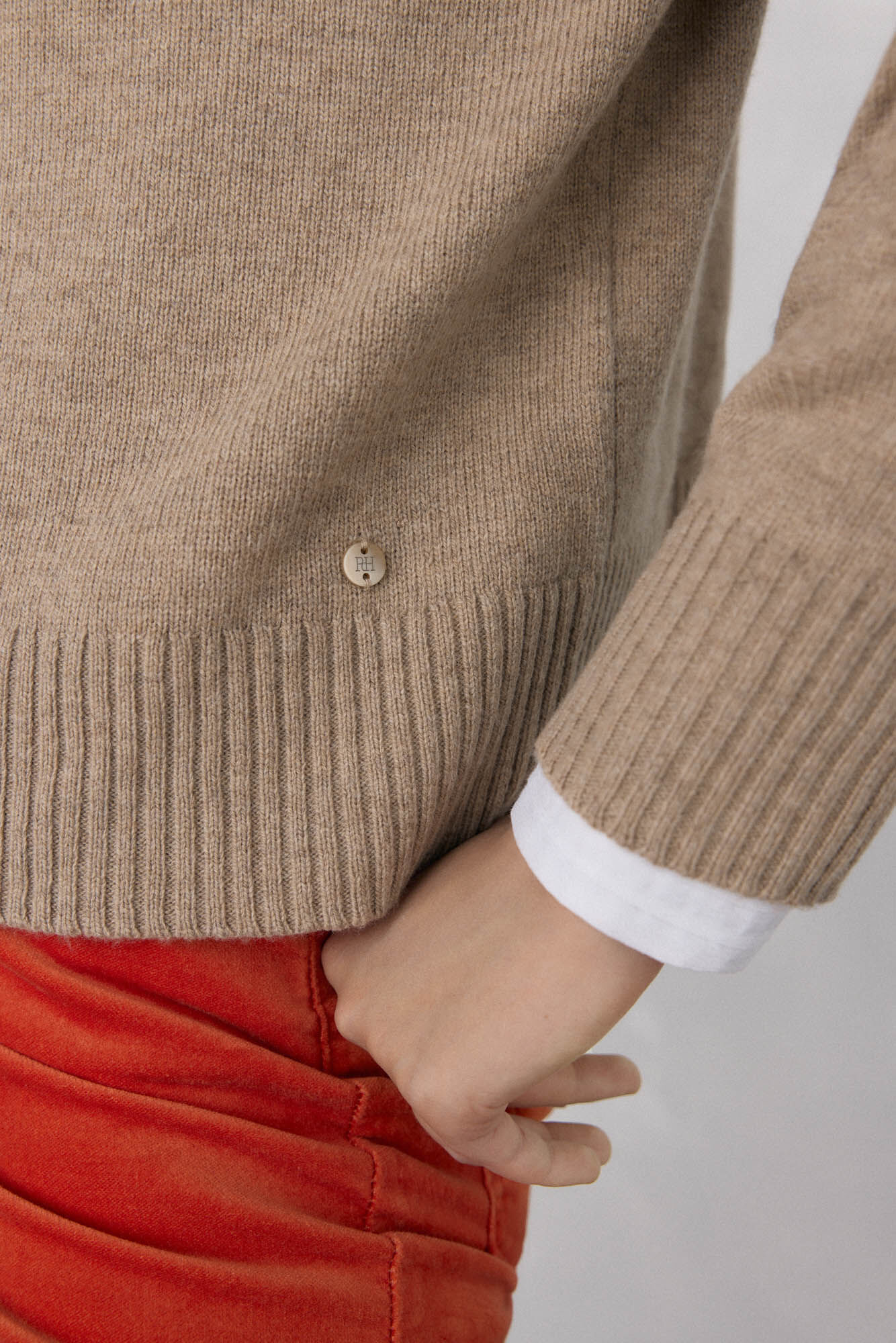 Pedro del Hierro Jersey lana cuello caja costura central Beige