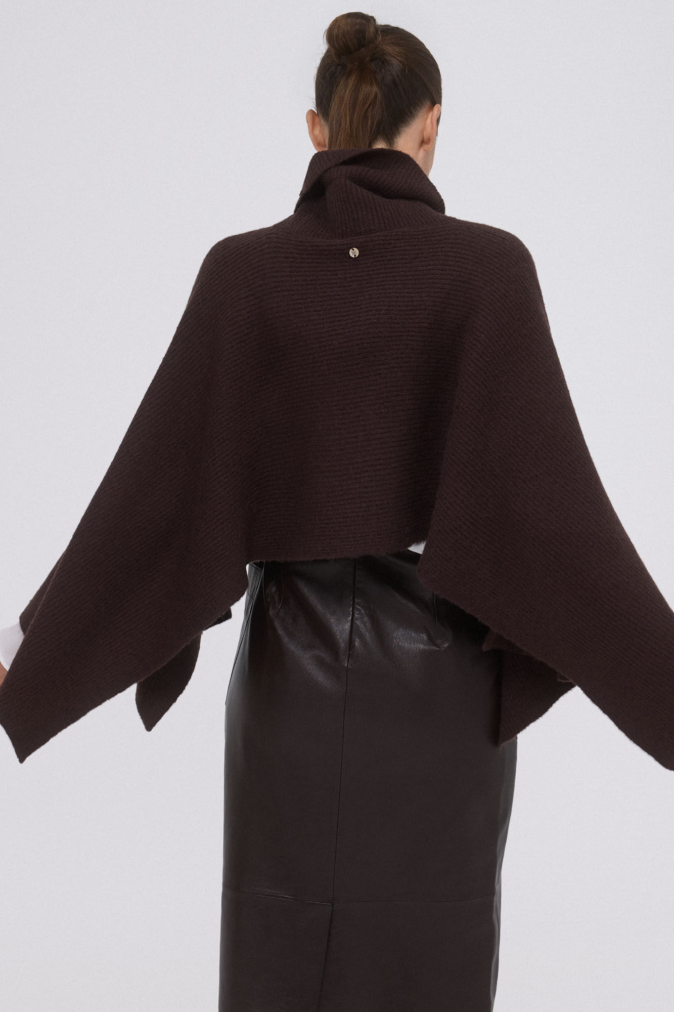 Pedro del Hierro Poncho canal&eacute; cuello vuelto marr&oacute;n Marr&oacute;n