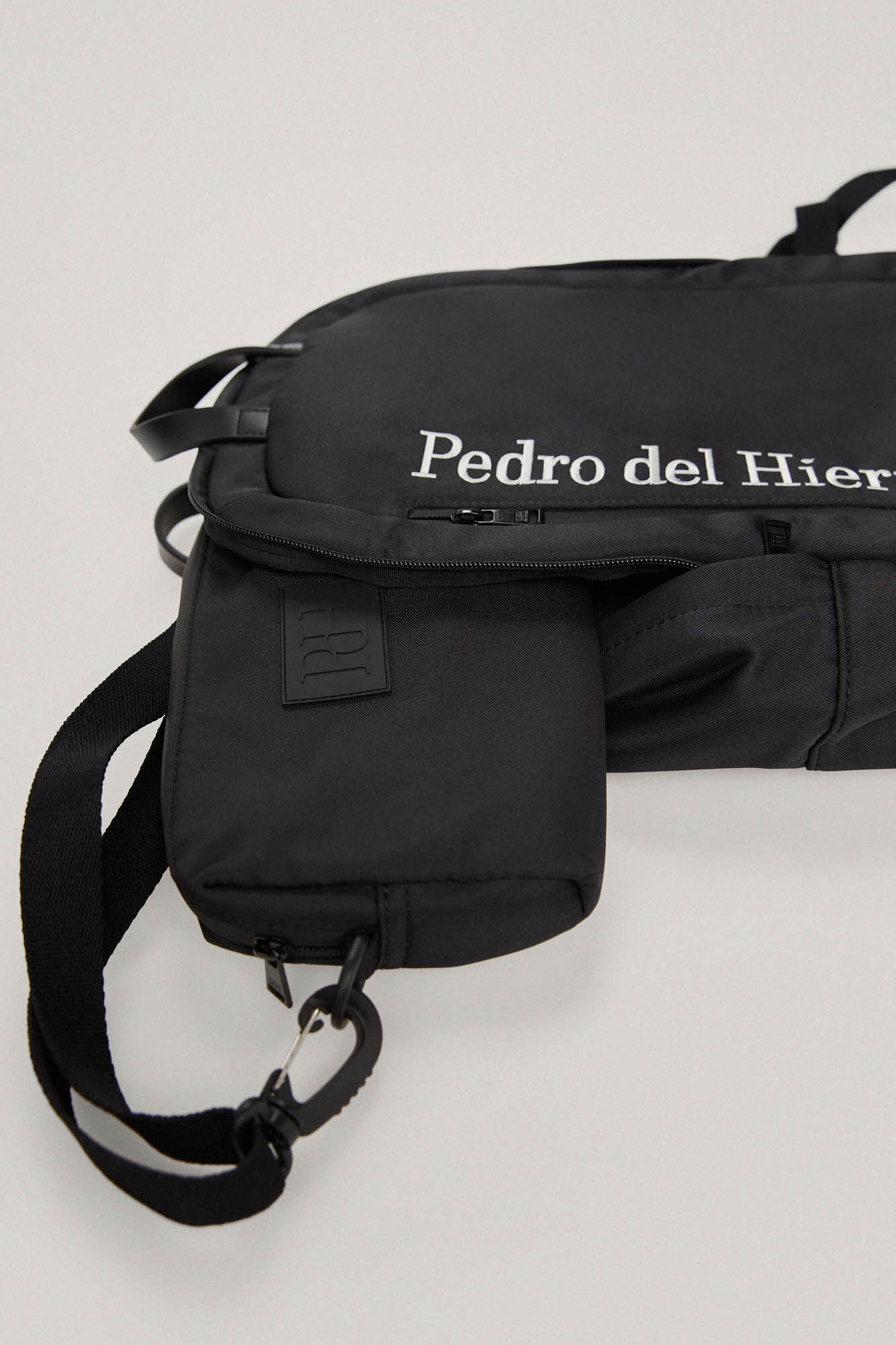 Pedro del Hierro Mochila tejido lisa Negro