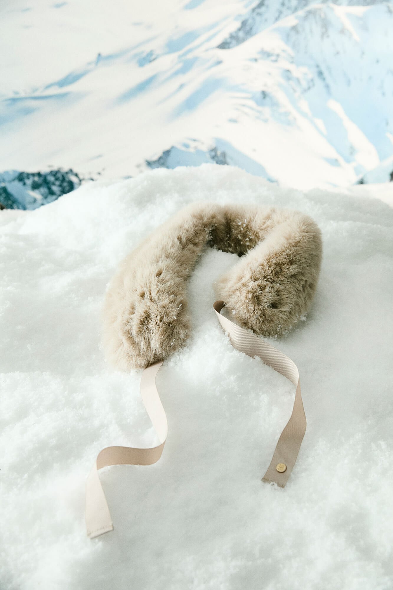 Pedro del Hierro Bow stole