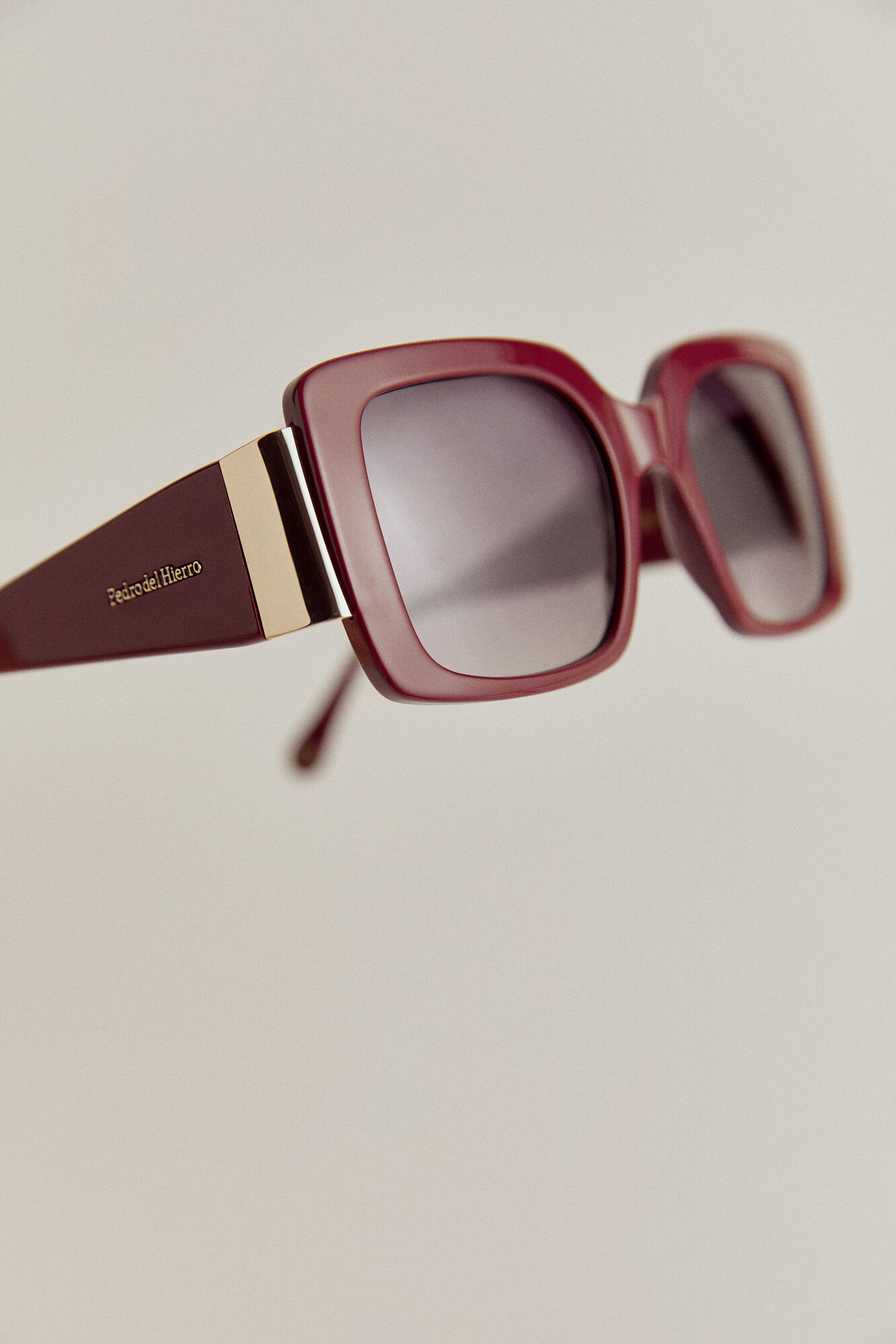 Pedro del Hierro Maxi gafa granate Burdeos