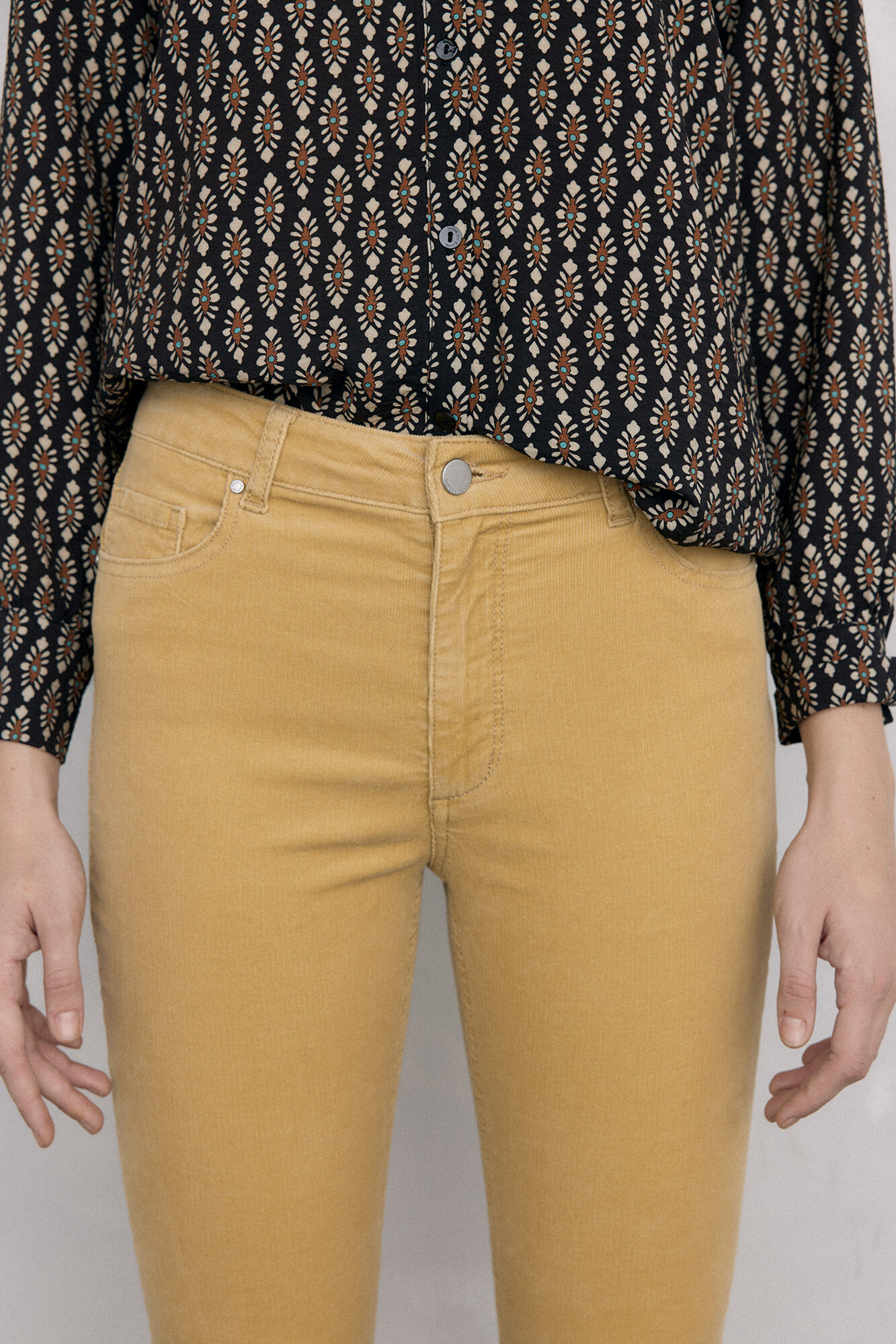 Pedro del Hierro Cal&ccedil;as push-up de veludo Beige