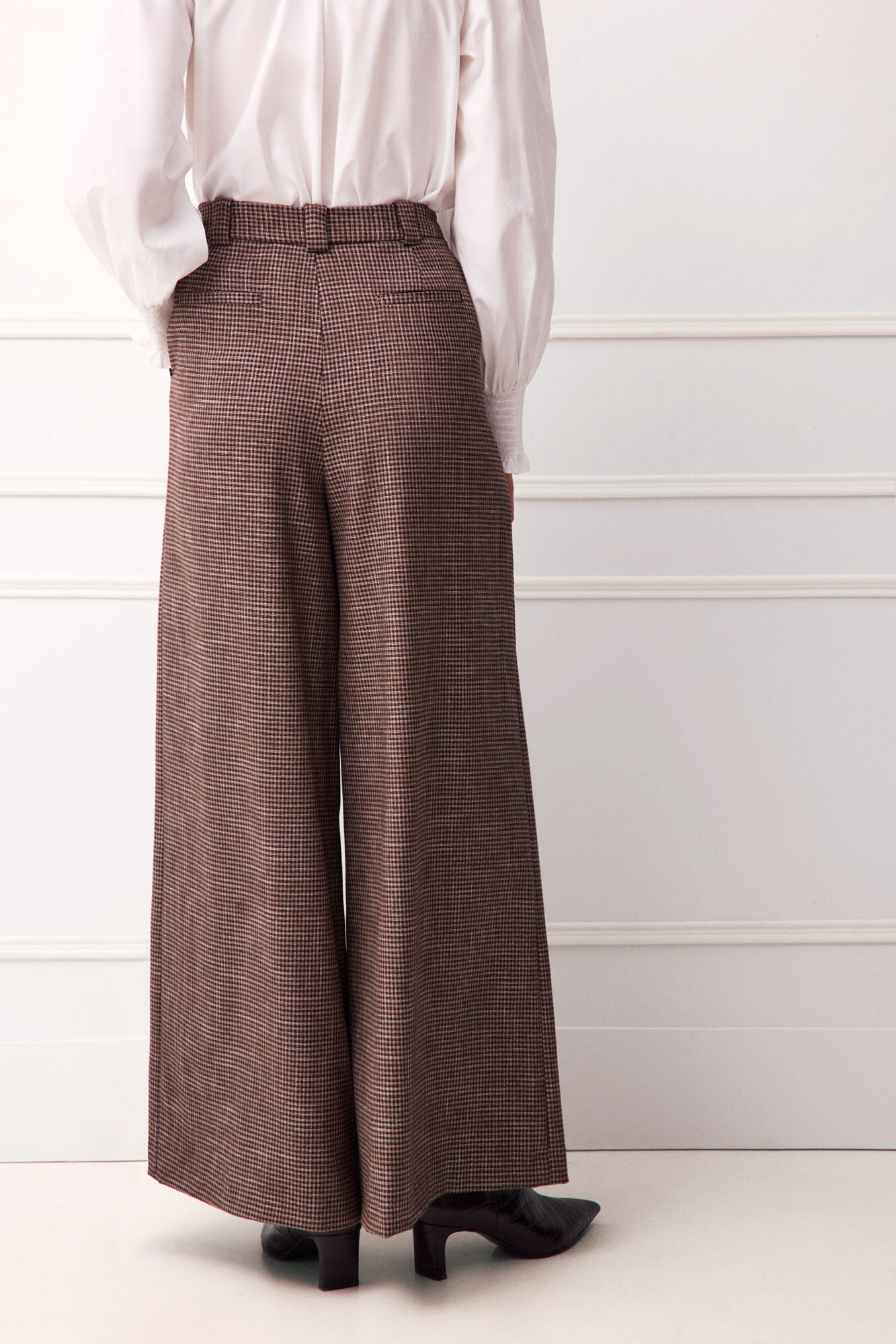TFP by Tamara Falc&oacute; Plaid trousers White