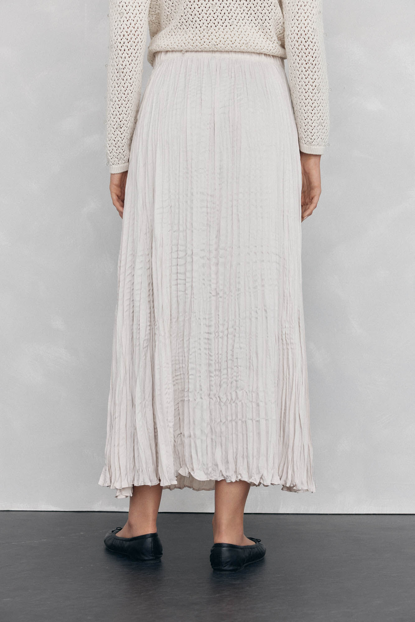 Pedro del Hierro Satin pleated skirt Beige