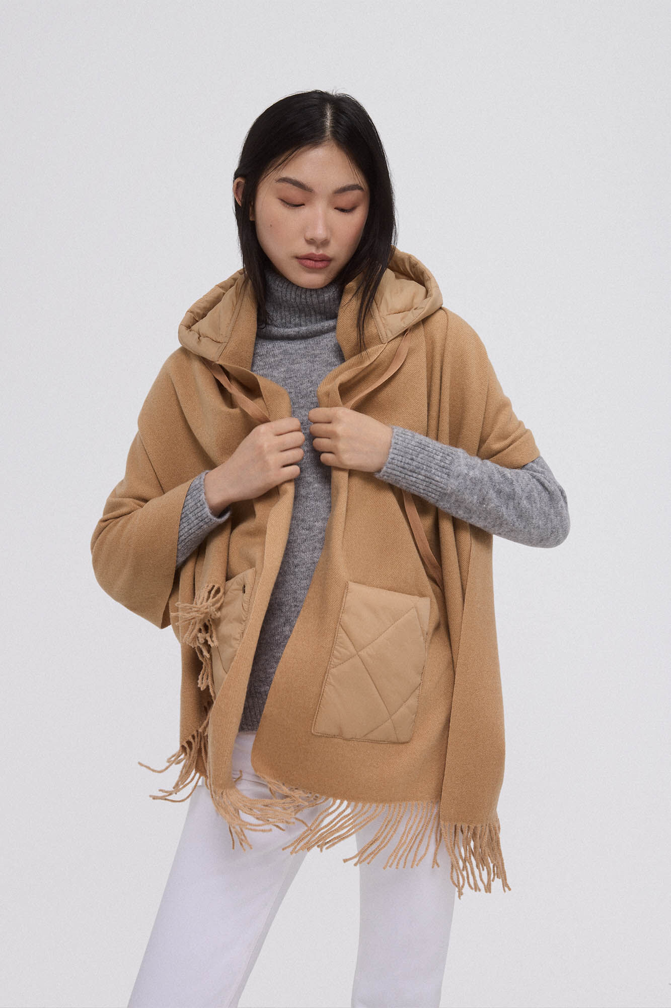 Pedro del Hierro Fringe poncho with hood and pockets Beige