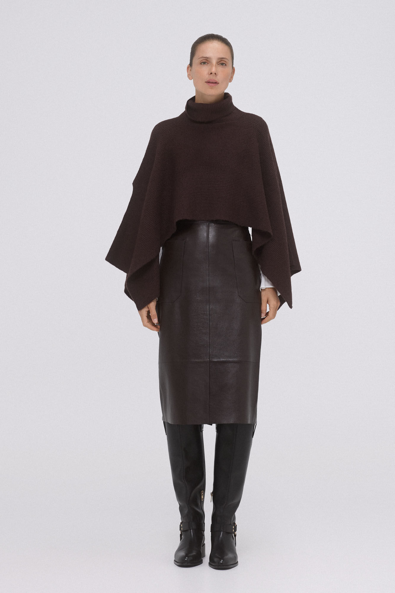Pedro del Hierro Poncho canal&eacute; cuello vuelto marr&oacute;n Marr&oacute;n