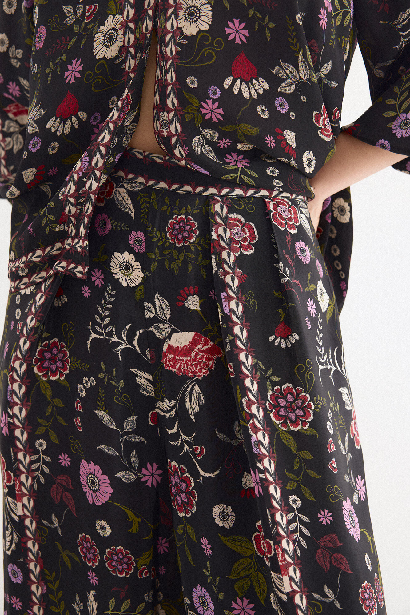 TFP by Tamara Falc&oacute; Printed fluid trousers Black