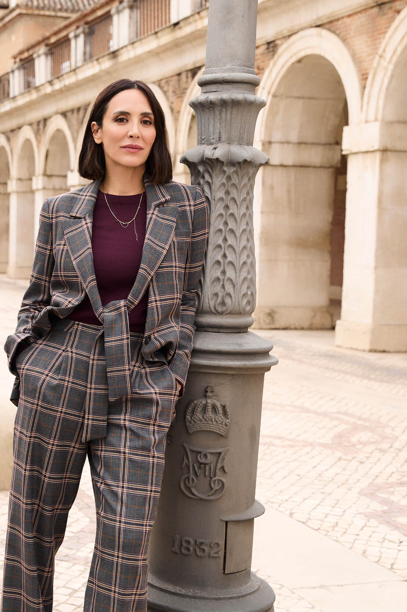 TFP by Tamara Falc&oacute; Blazer aos quadrados