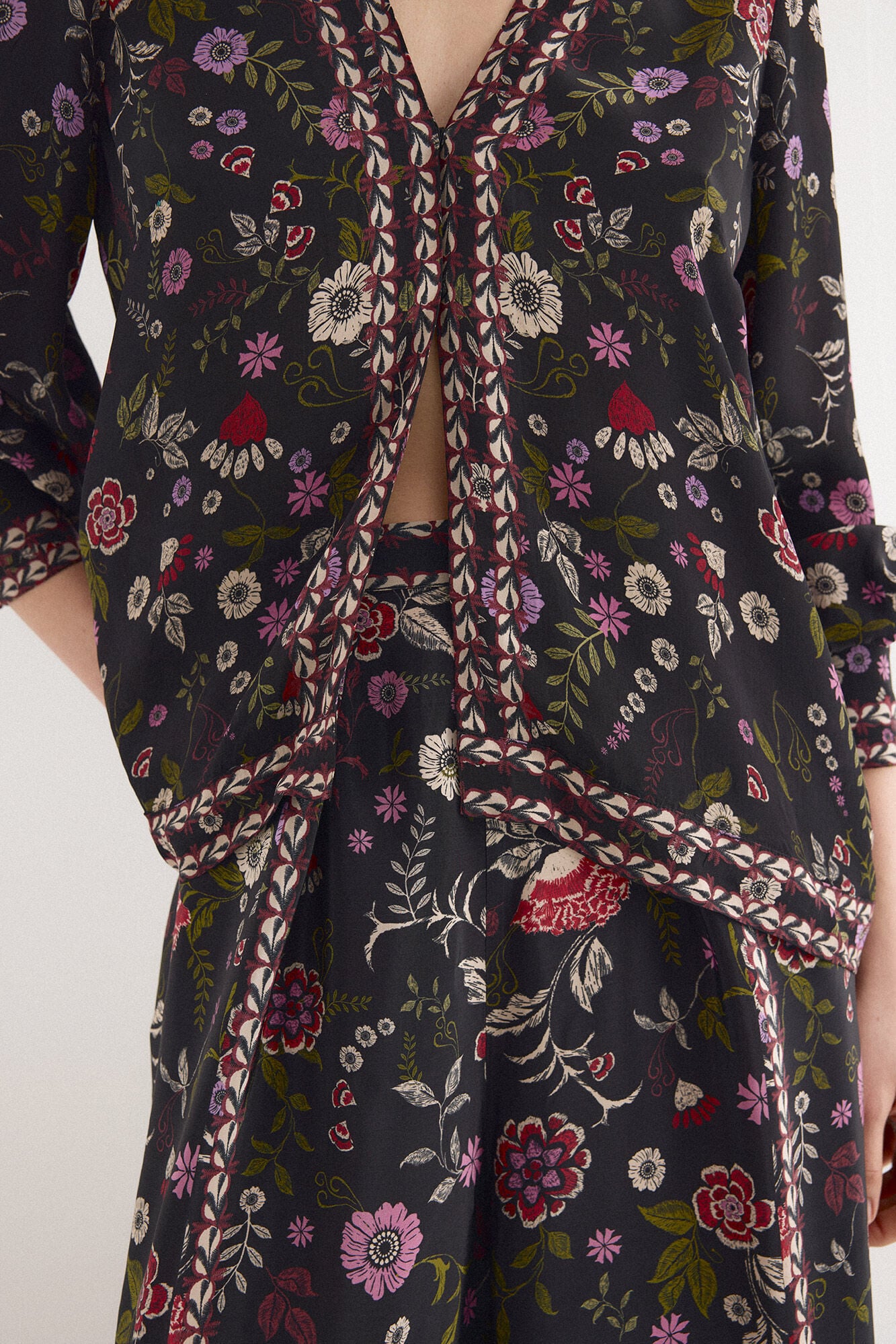TFP by Tamara Falc&oacute; Border print blouse Black