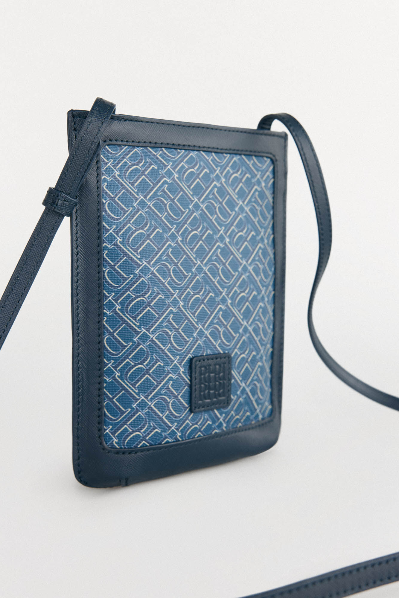 Pedro del Hierro Mobile bag with adjustable handle Blue