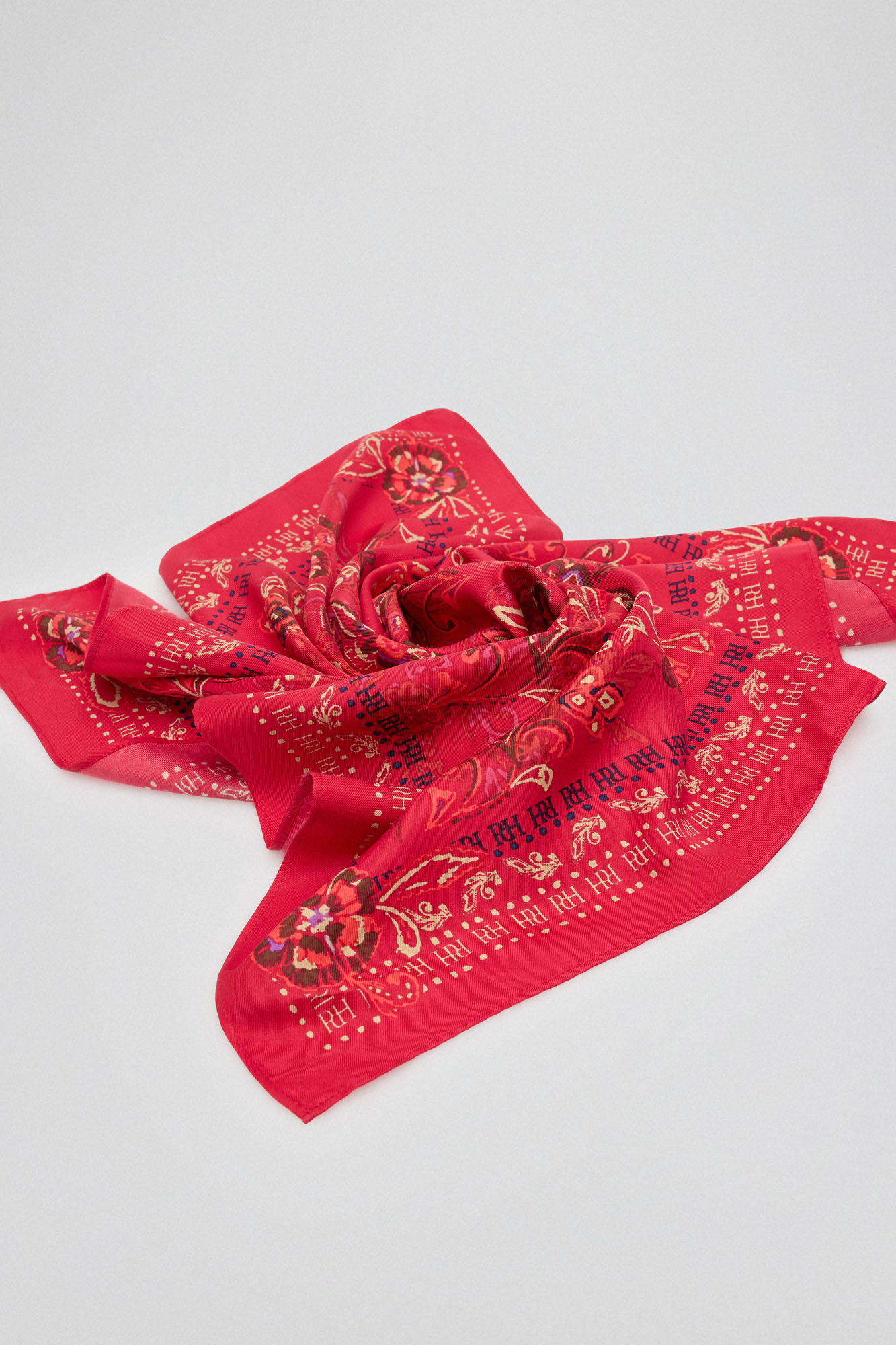 Pedro del Hierro Pa&ntilde;uelo bandana con estampado floral Varios
