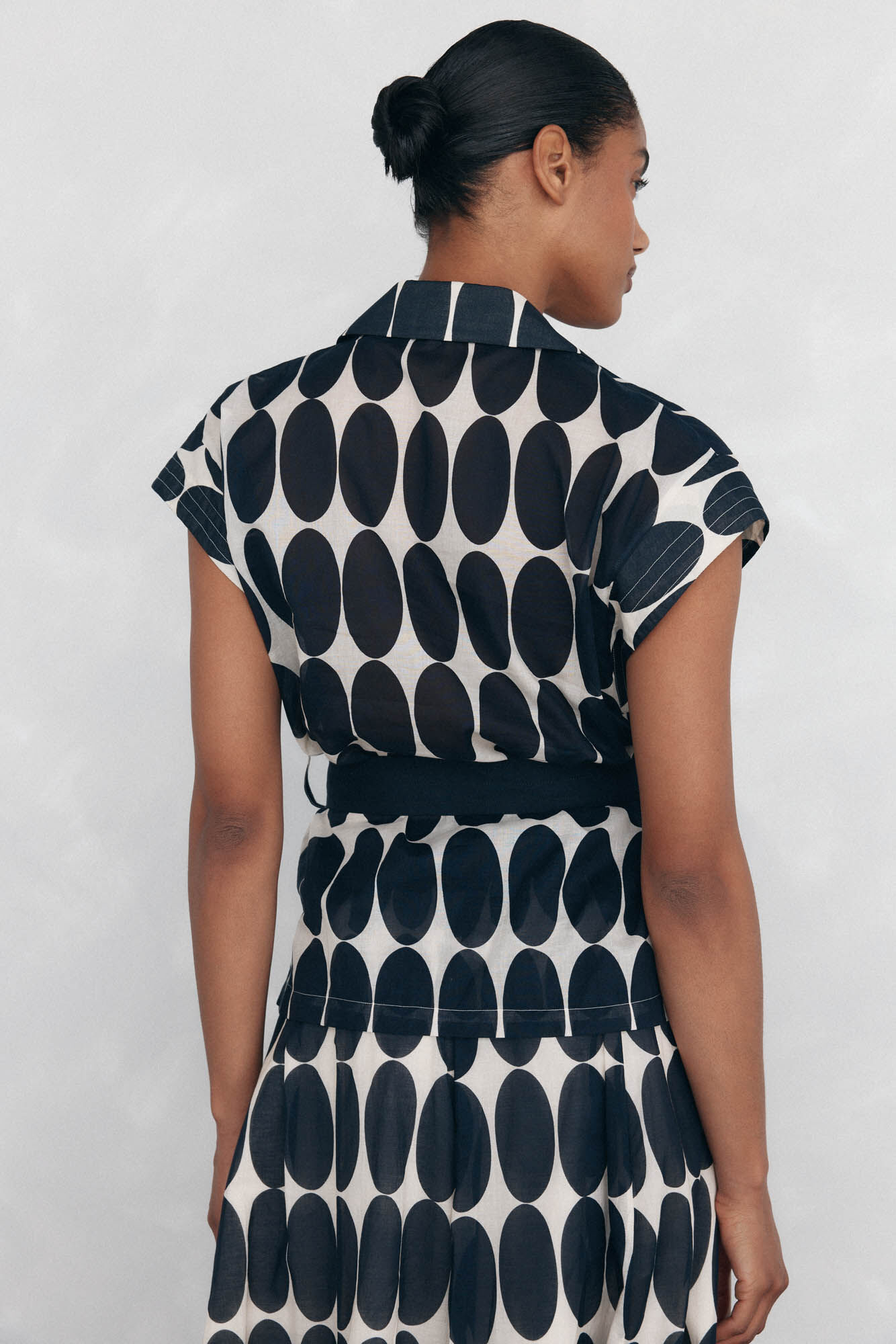 Pedro del Hierro Colete estampado com cinto Marfim