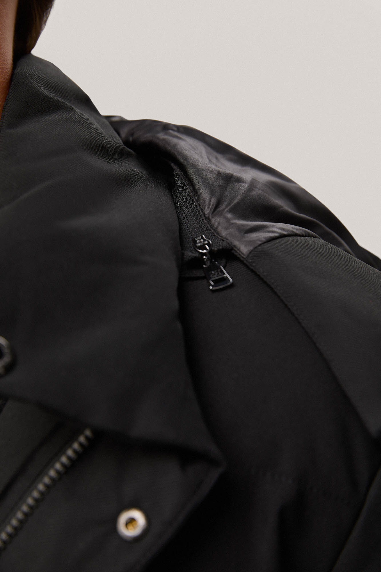 Pedro del Hierro Parka corta con capucha Negro