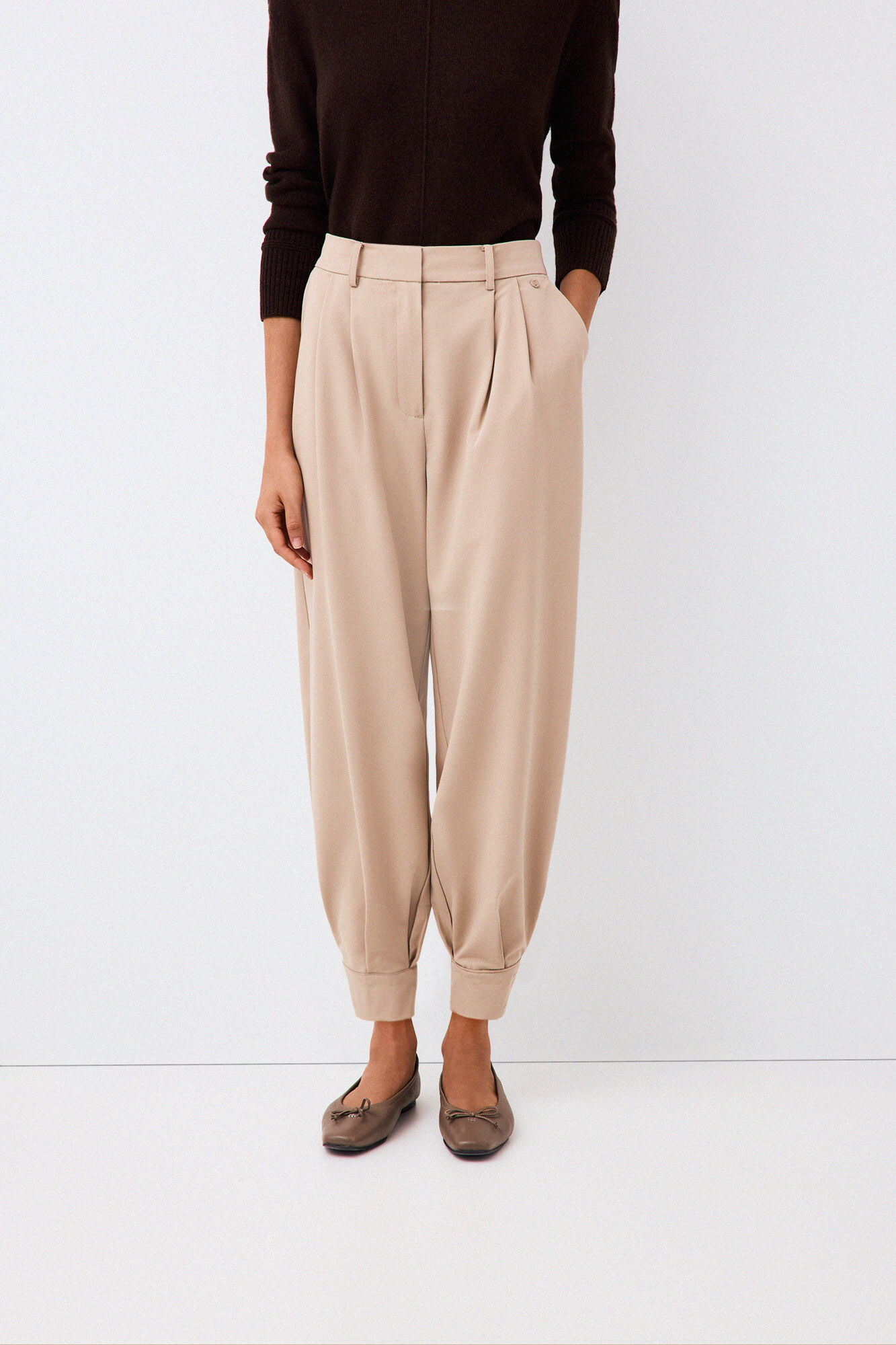 Pedro del Hierro Trousers with pleats